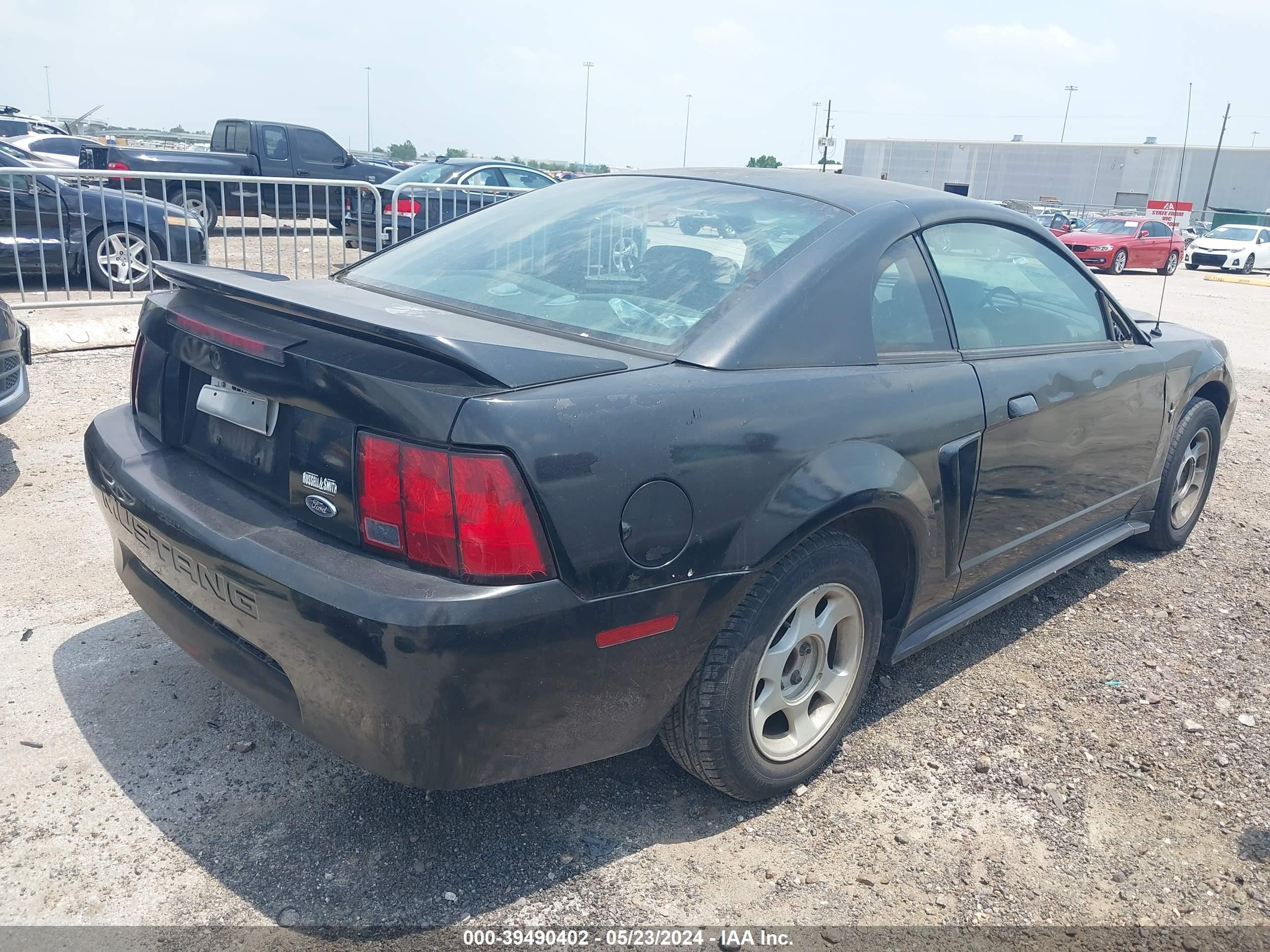 Photo 3 VIN: 1FAFP4044YF262991 - FORD MUSTANG 