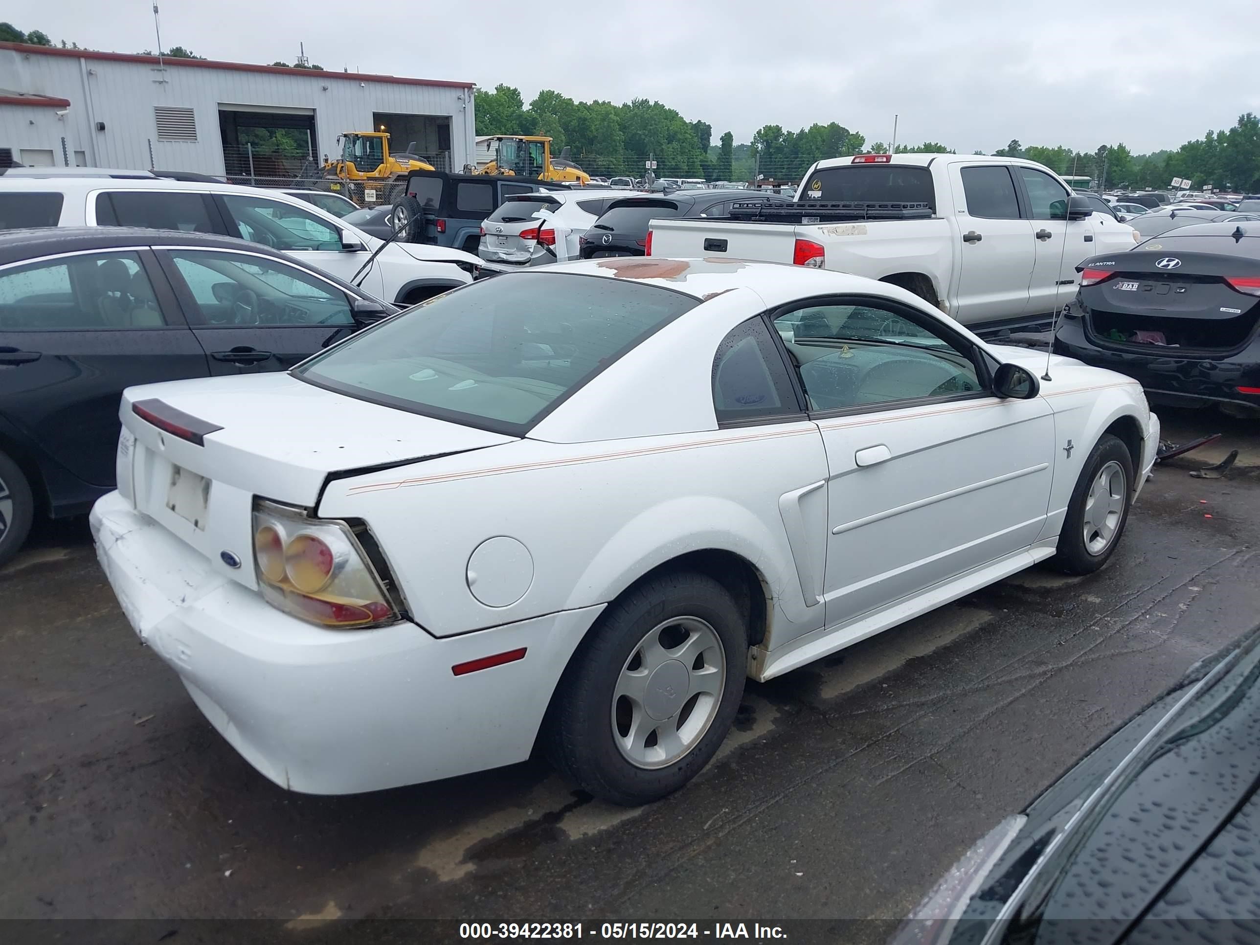 Photo 3 VIN: 1FAFP4046YF271160 - FORD MUSTANG 