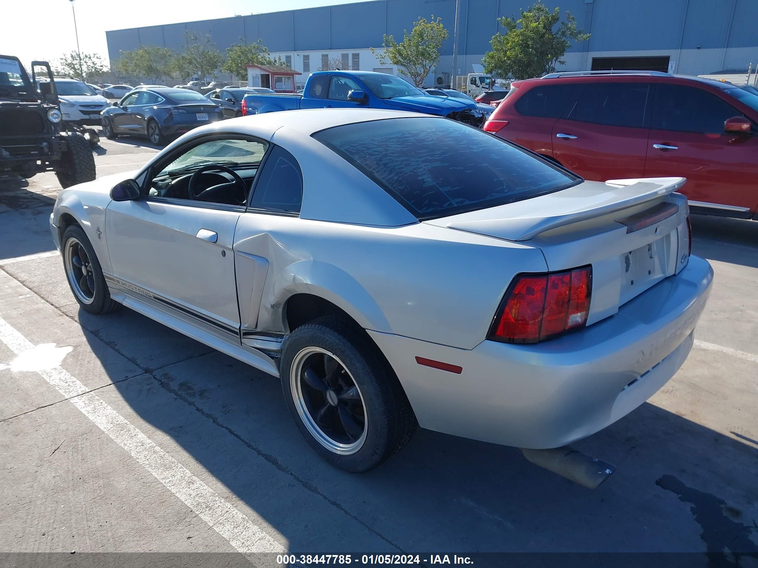 Photo 2 VIN: 1FAFP4049YF181663 - FORD MUSTANG 