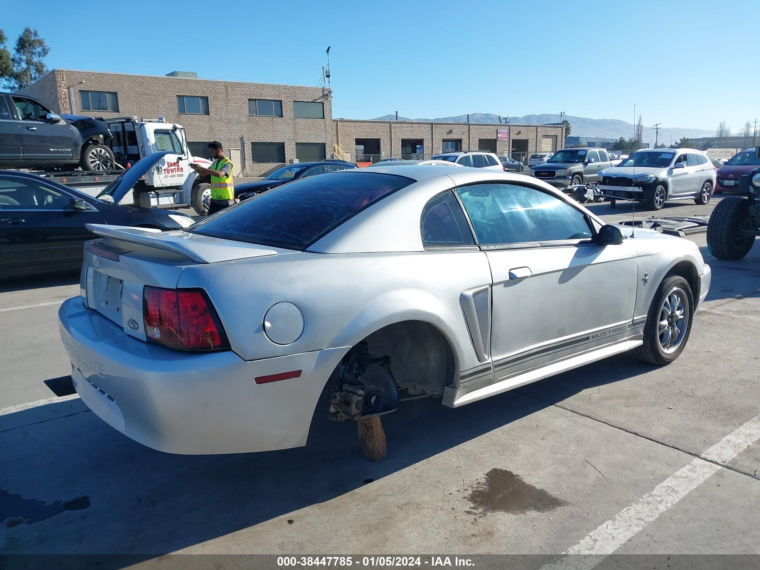 Photo 3 VIN: 1FAFP4049YF181663 - FORD MUSTANG 