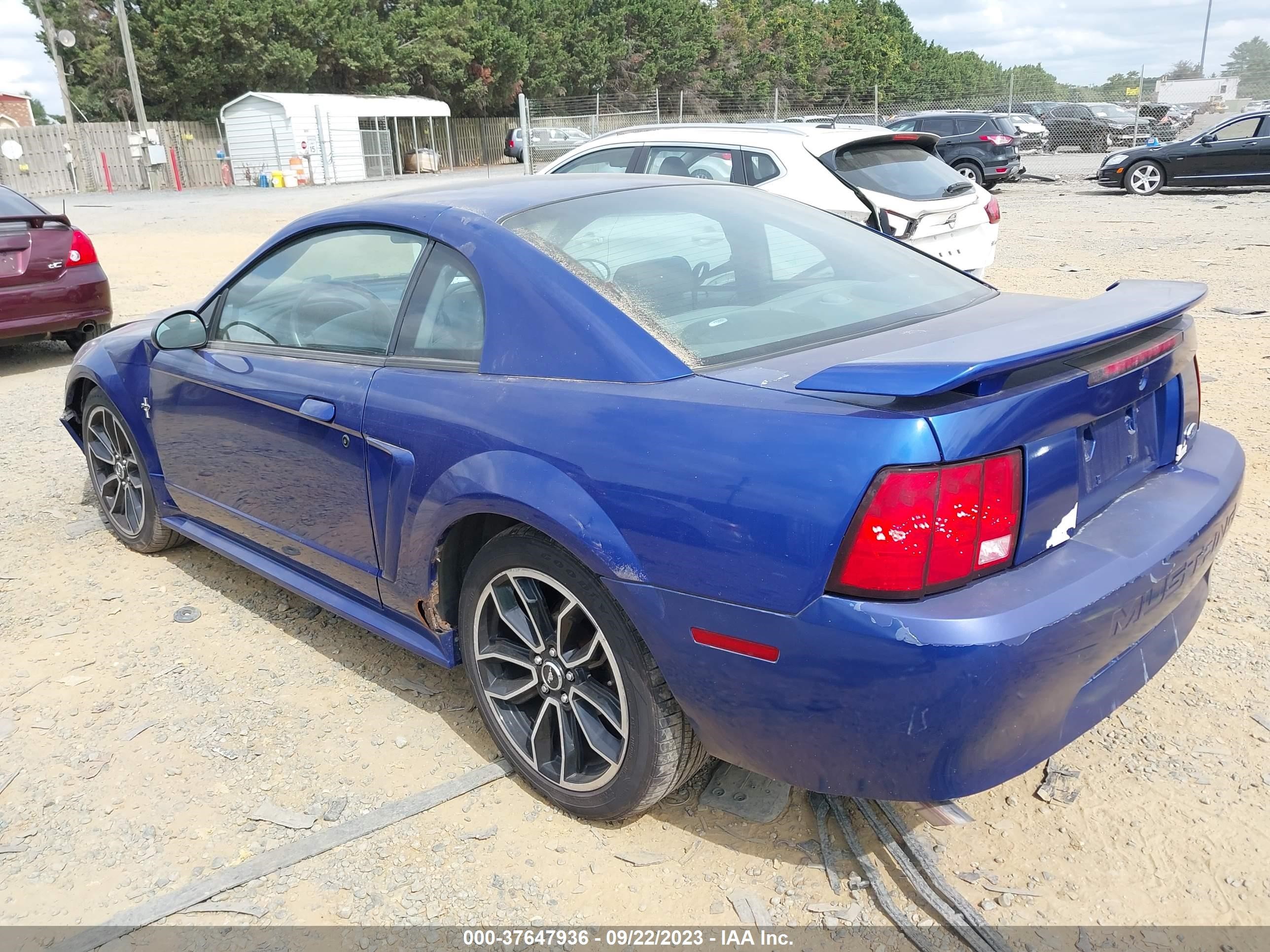 Photo 2 VIN: 1FAFP404X3F306839 - FORD MUSTANG 