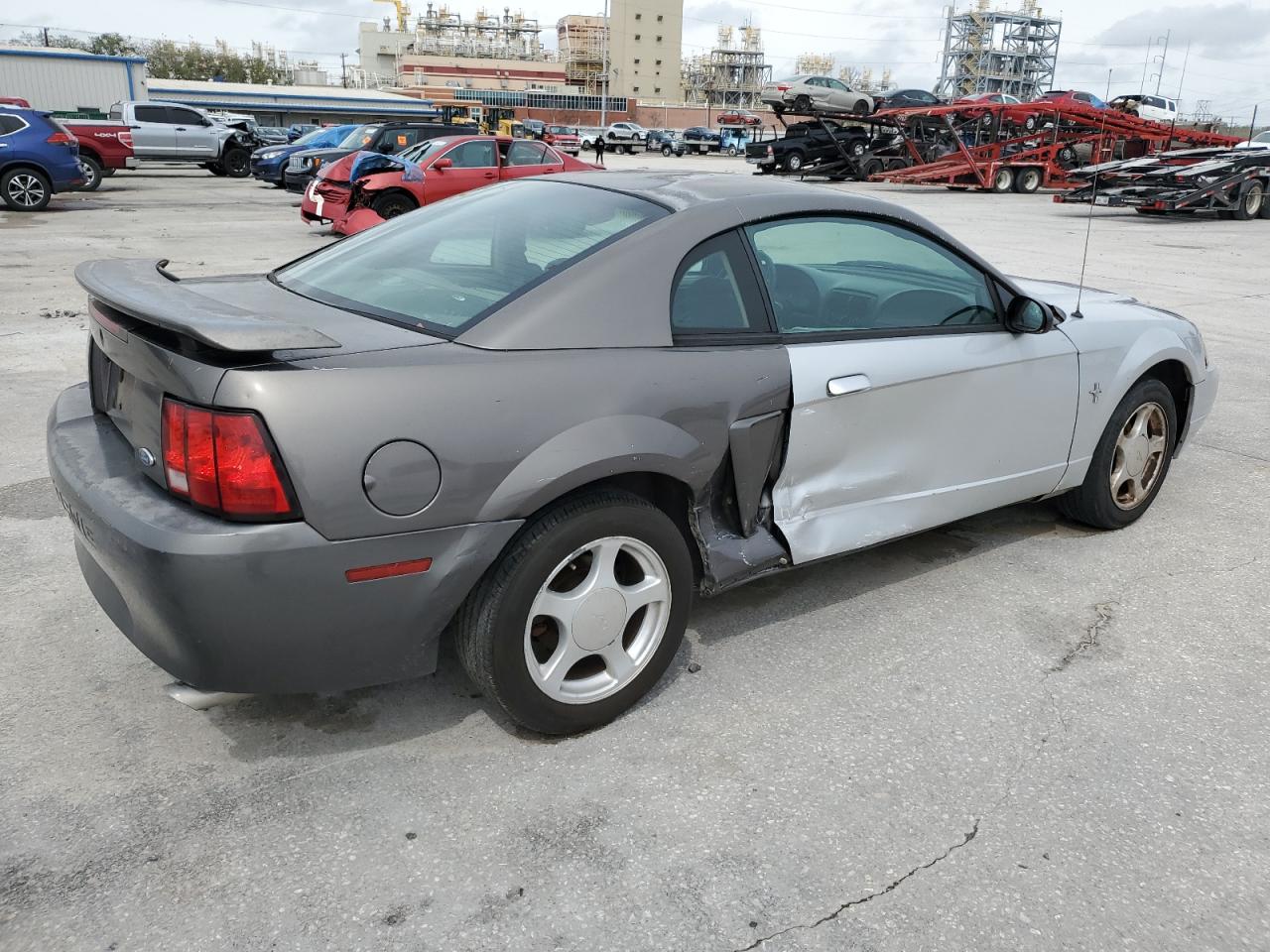 Photo 2 VIN: 1FAFP404X3F384389 - FORD MUSTANG 