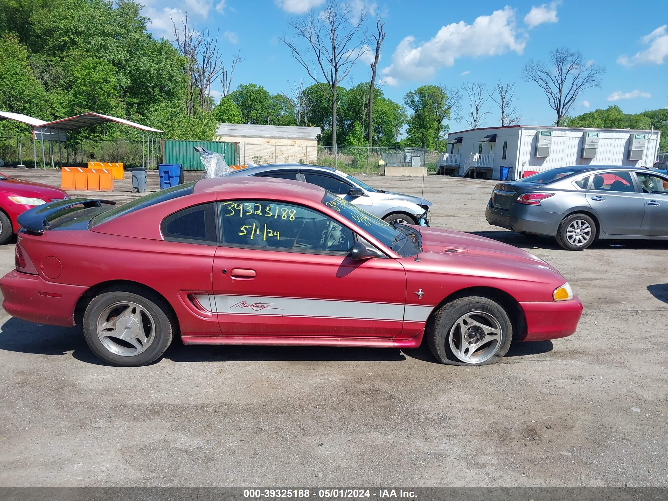 Photo 13 VIN: 1FAFP404XWF122053 - FORD MUSTANG 