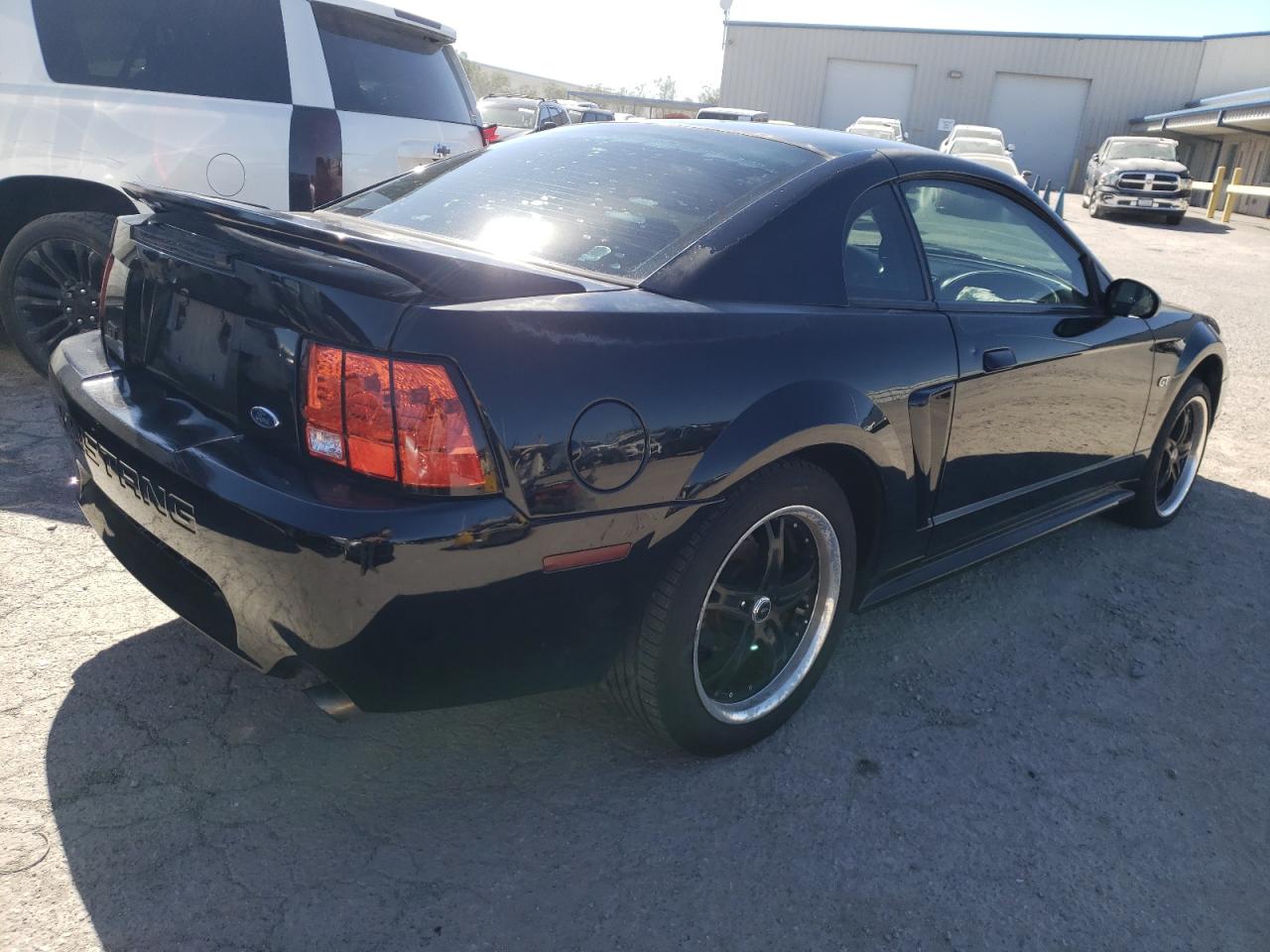 Photo 2 VIN: 1FAFP42X7YF203232 - FORD MUSTANG 