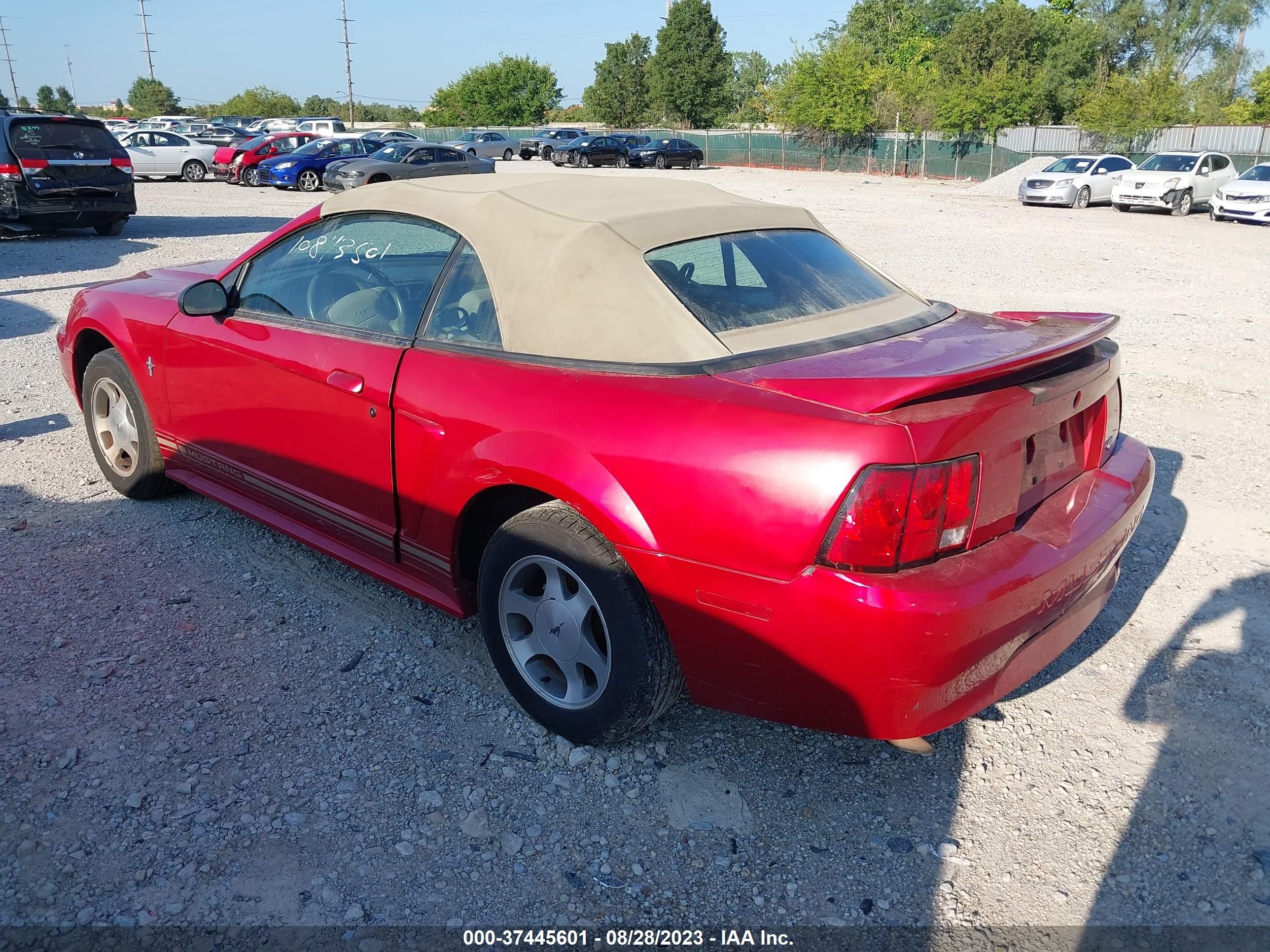 Photo 2 VIN: 1FAFP4445YF181802 - FORD MUSTANG 