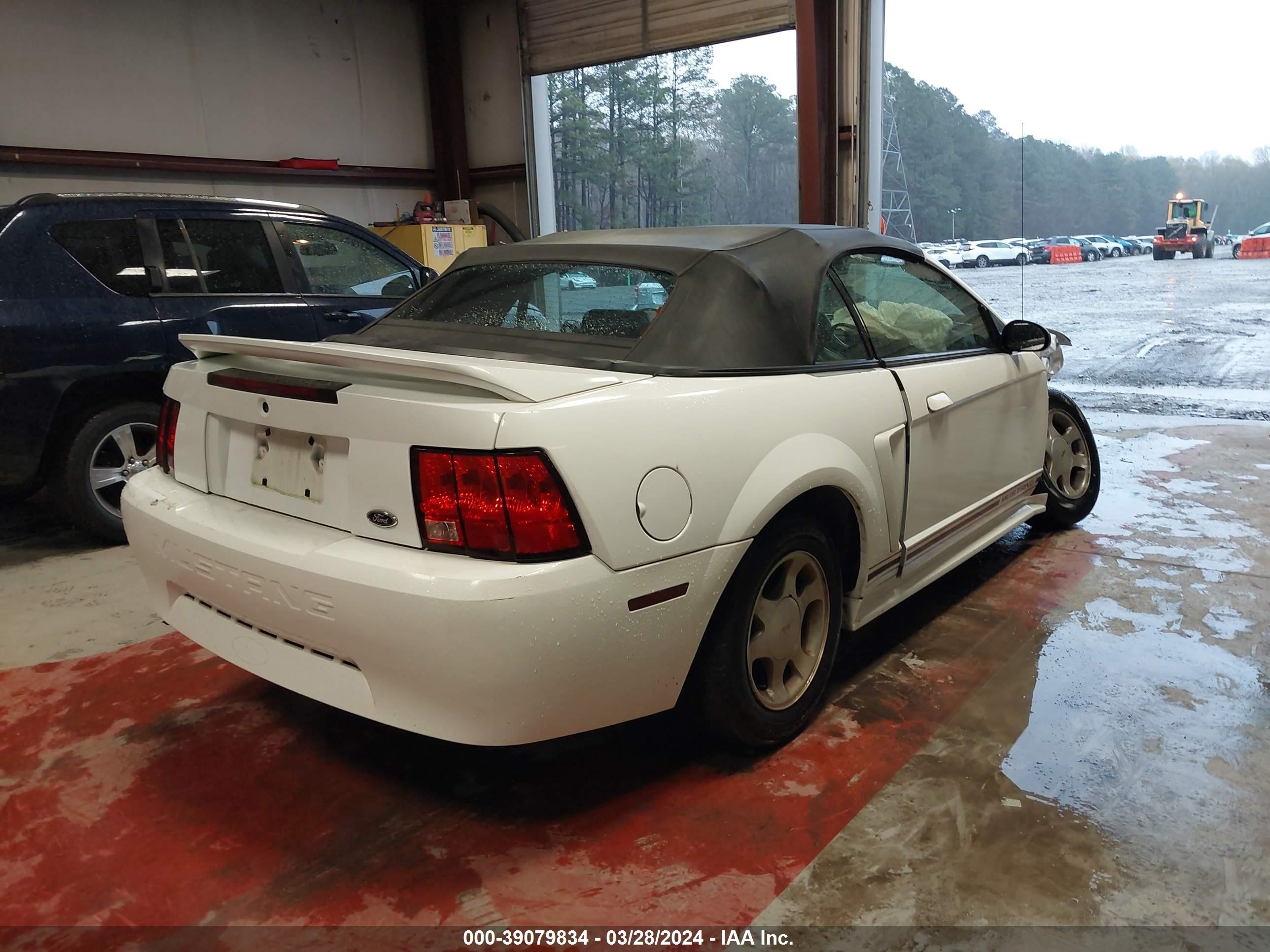 Photo 3 VIN: 1FAFP4445YF191360 - FORD MUSTANG 