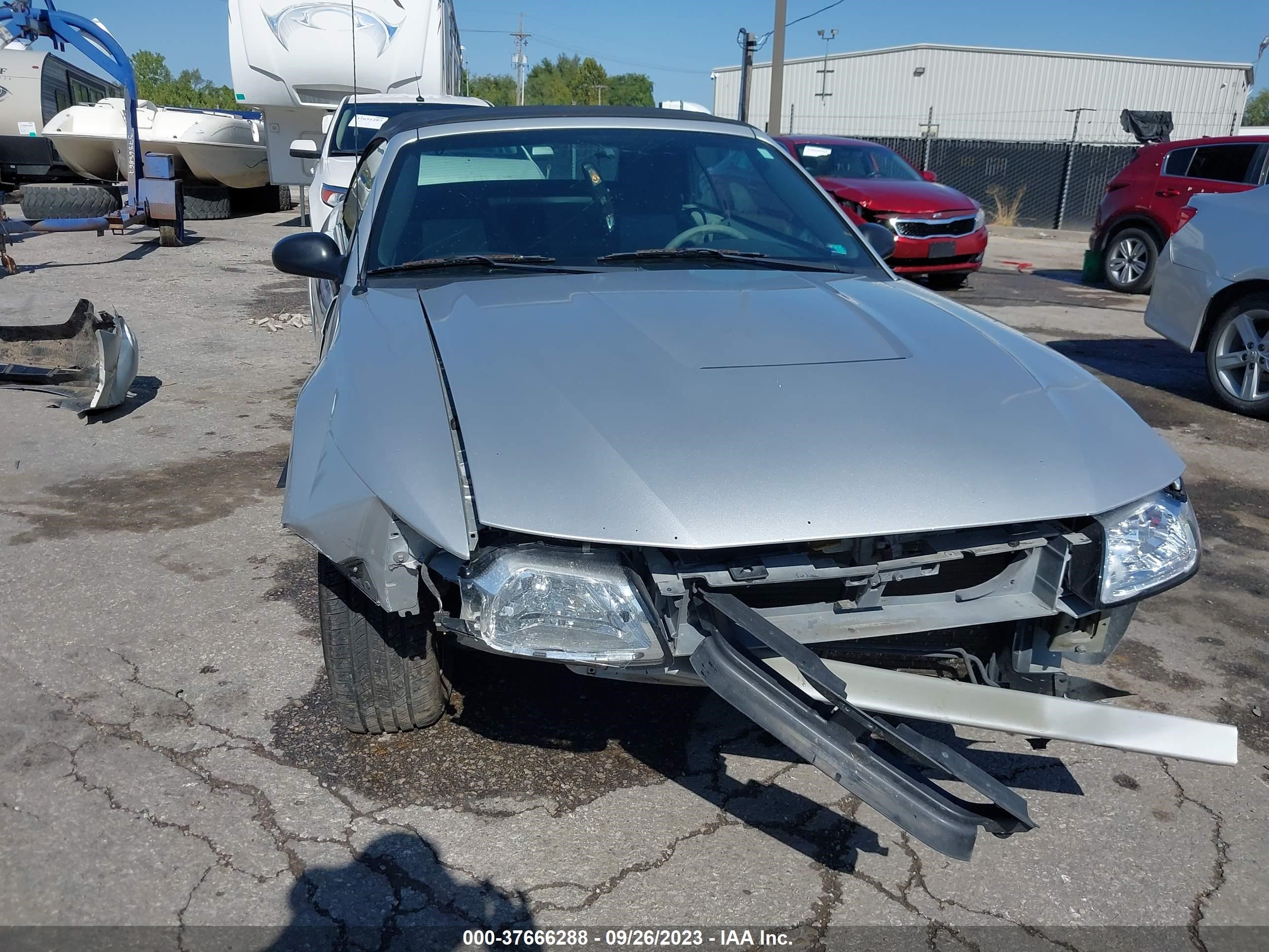 Photo 5 VIN: 1FAFP446X4F161685 - FORD MUSTANG 