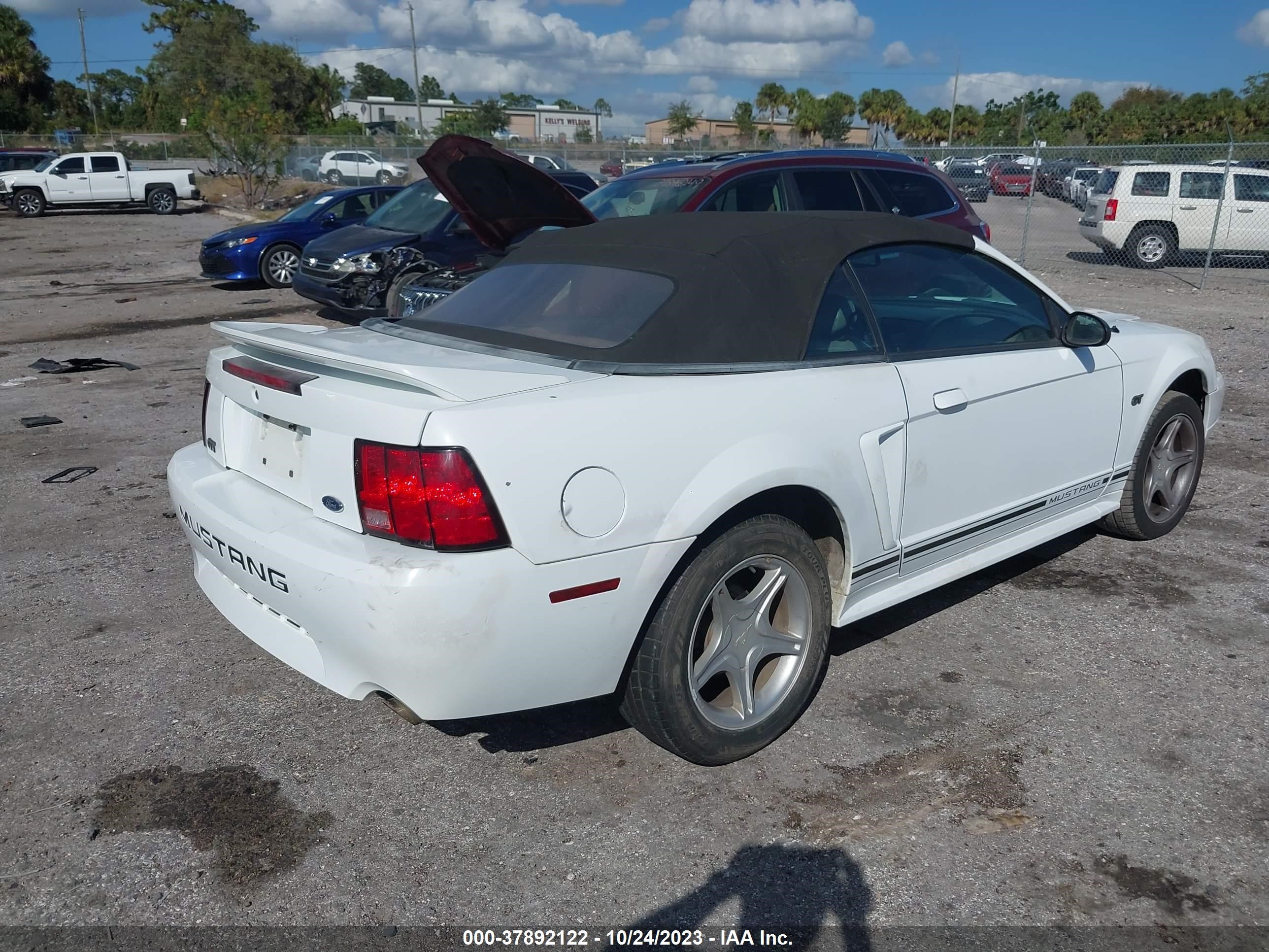 Photo 3 VIN: 1FAFP45X0YF298339 - FORD MUSTANG 