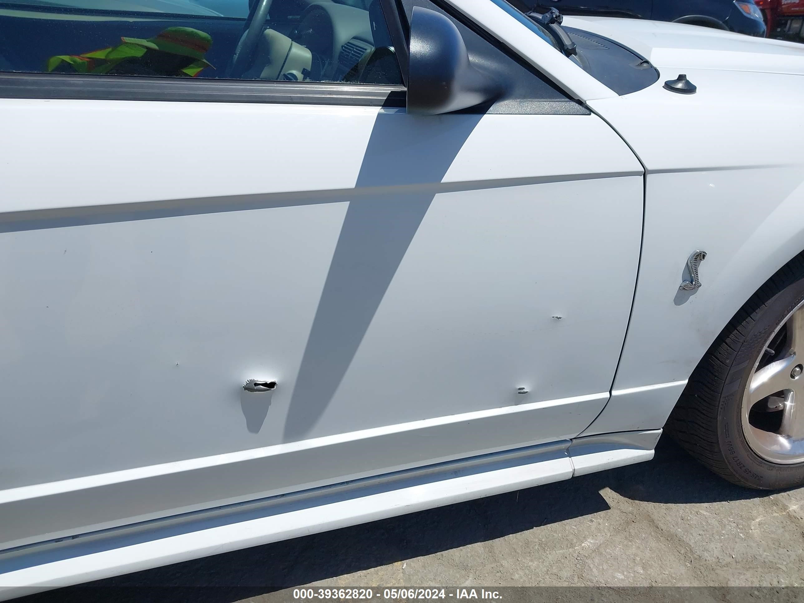 Photo 5 VIN: 1FAFP46V61F226905 - FORD MUSTANG 