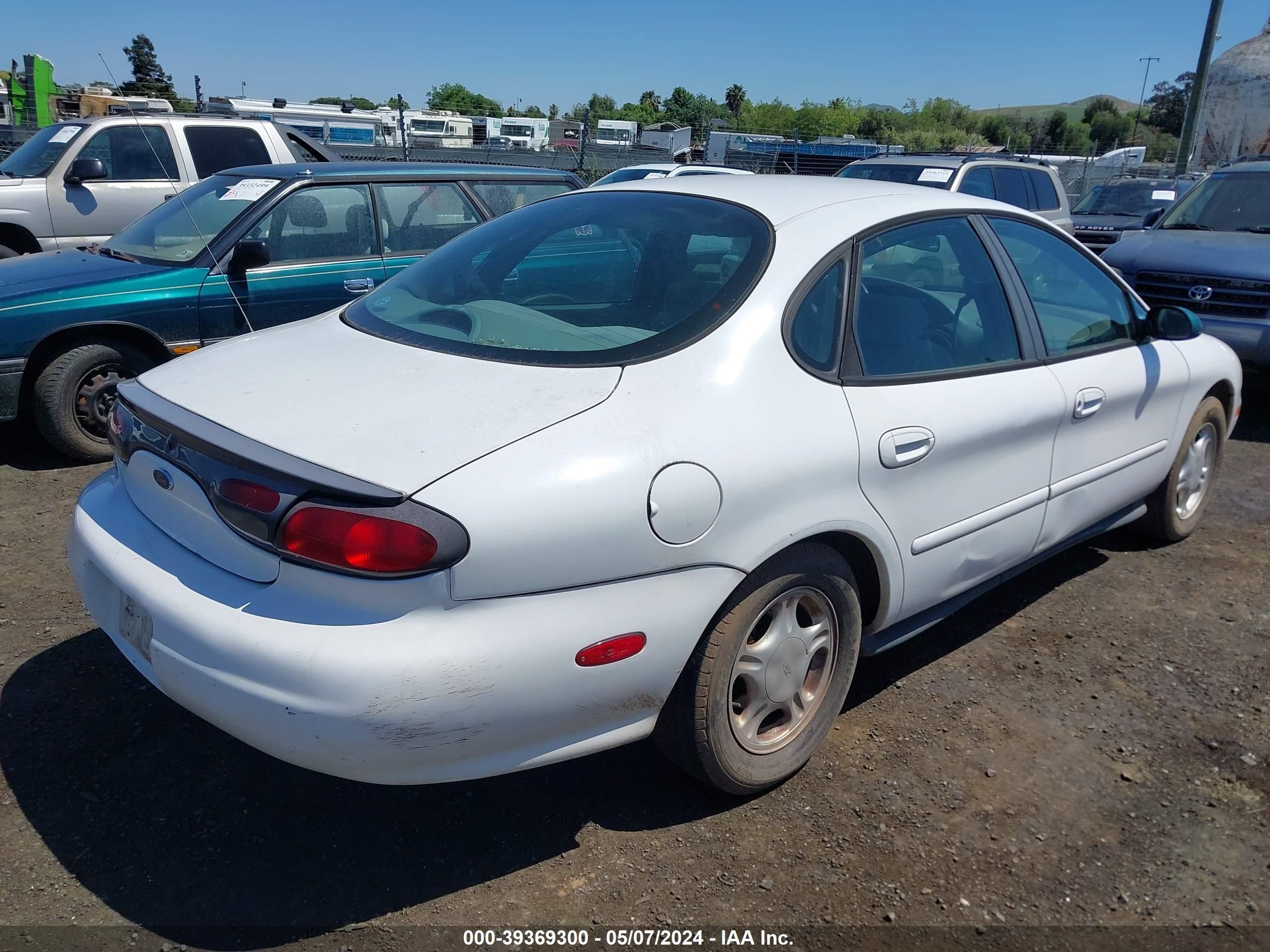 Photo 3 VIN: 1FAFP52U3WG267707 - FORD TAURUS 