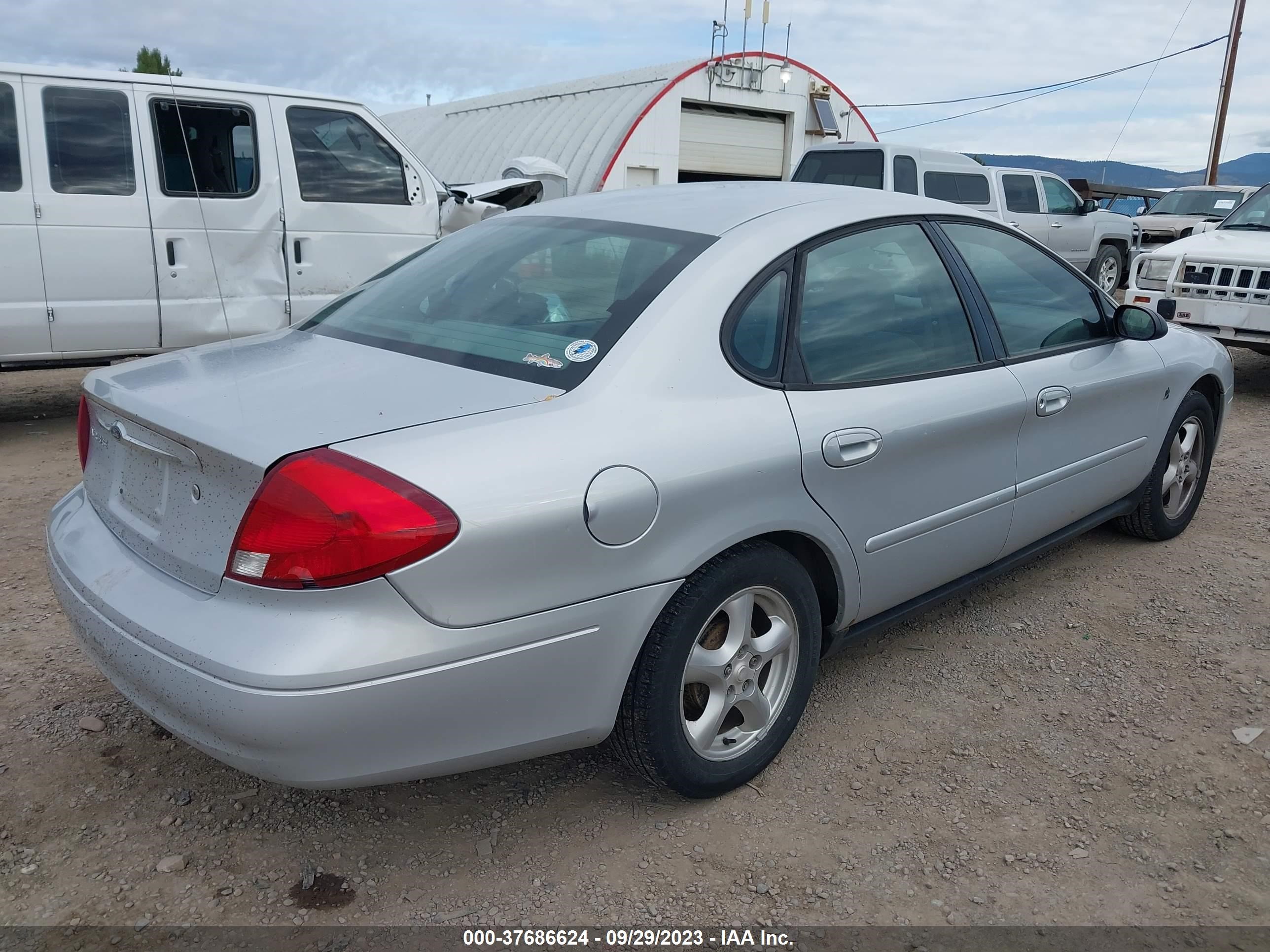 Photo 3 VIN: 1FAFP53202G208010 - FORD TAURUS 