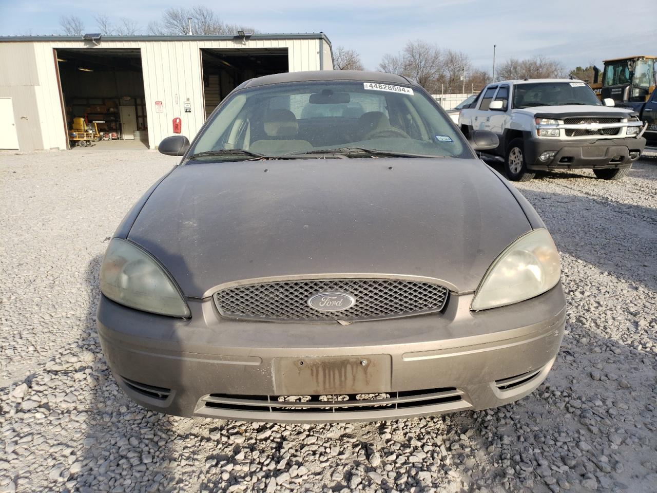 Photo 4 VIN: 1FAFP53256A152882 - FORD TAURUS SE 