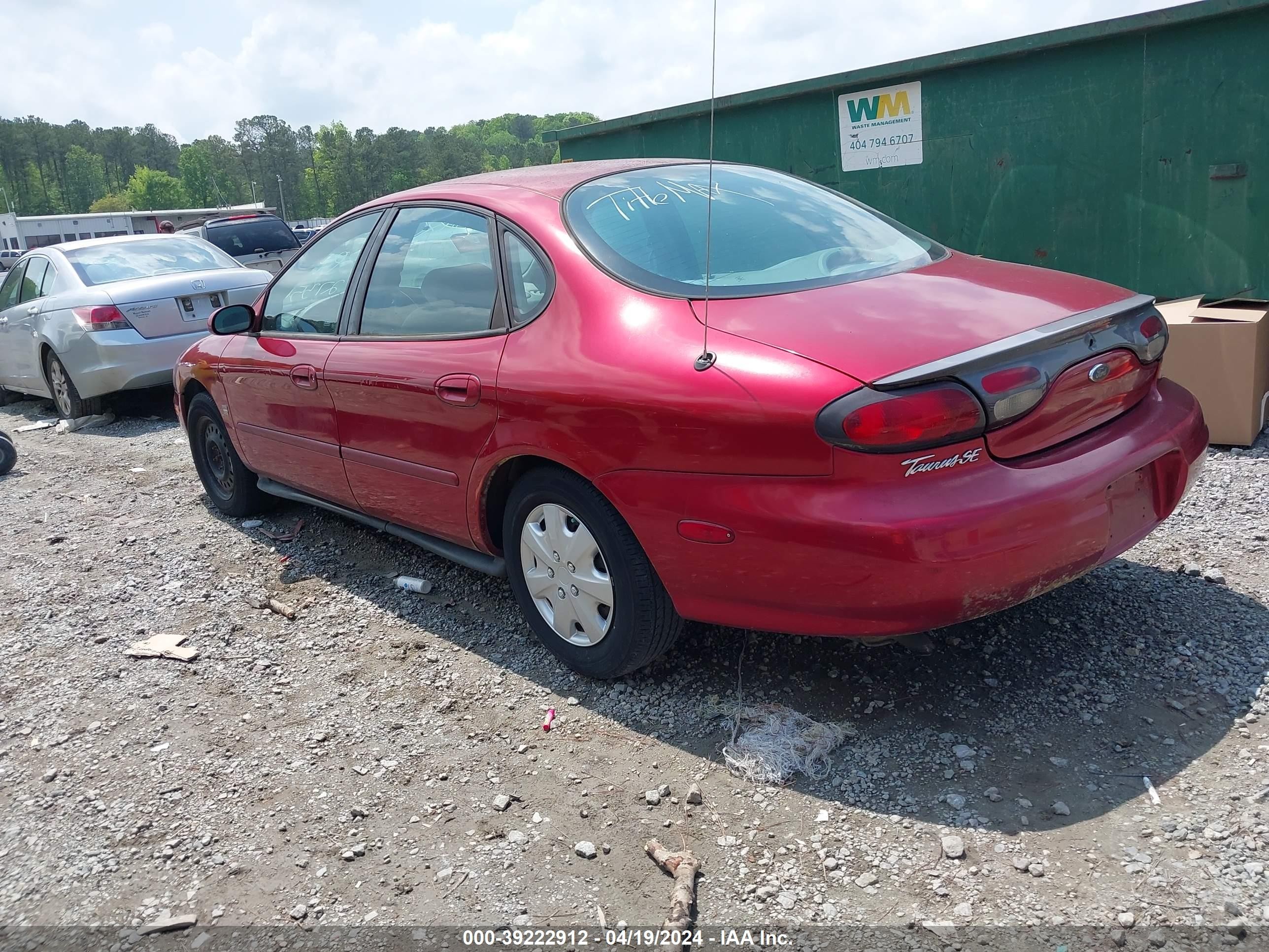 Photo 2 VIN: 1FAFP53S1XA273507 - FORD TAURUS 