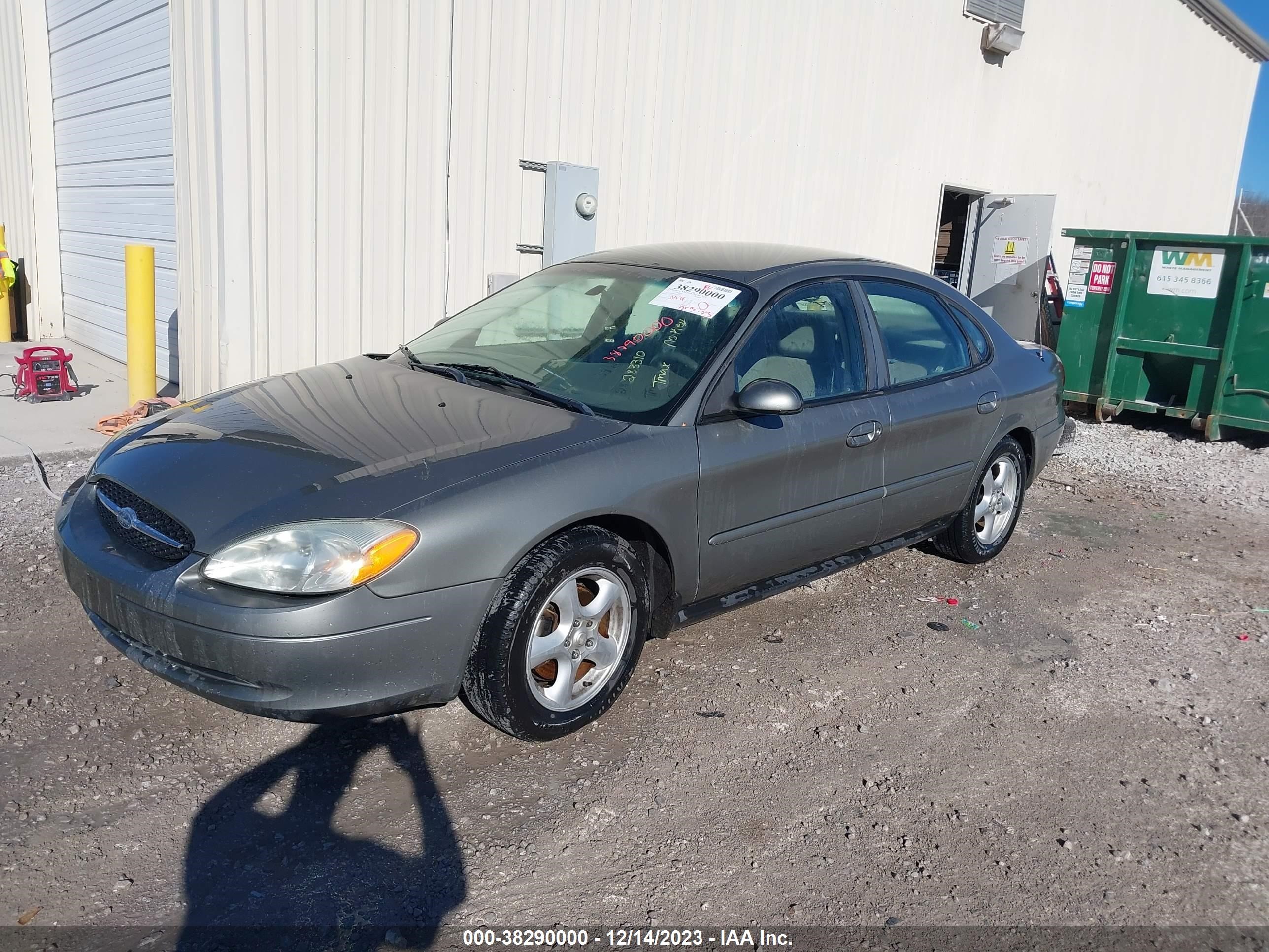 Photo 1 VIN: 1FAFP53U02G283310 - FORD TAURUS 