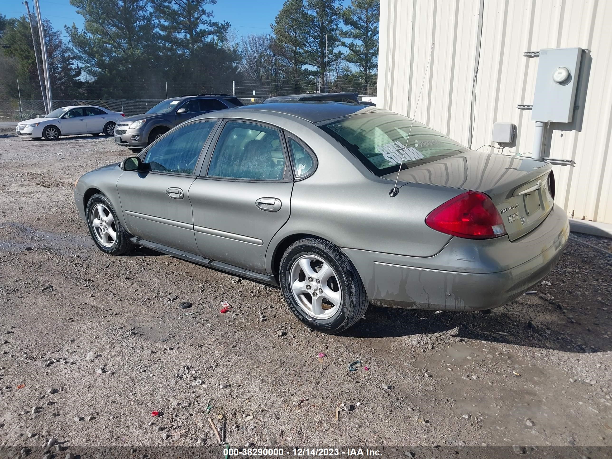 Photo 2 VIN: 1FAFP53U02G283310 - FORD TAURUS 