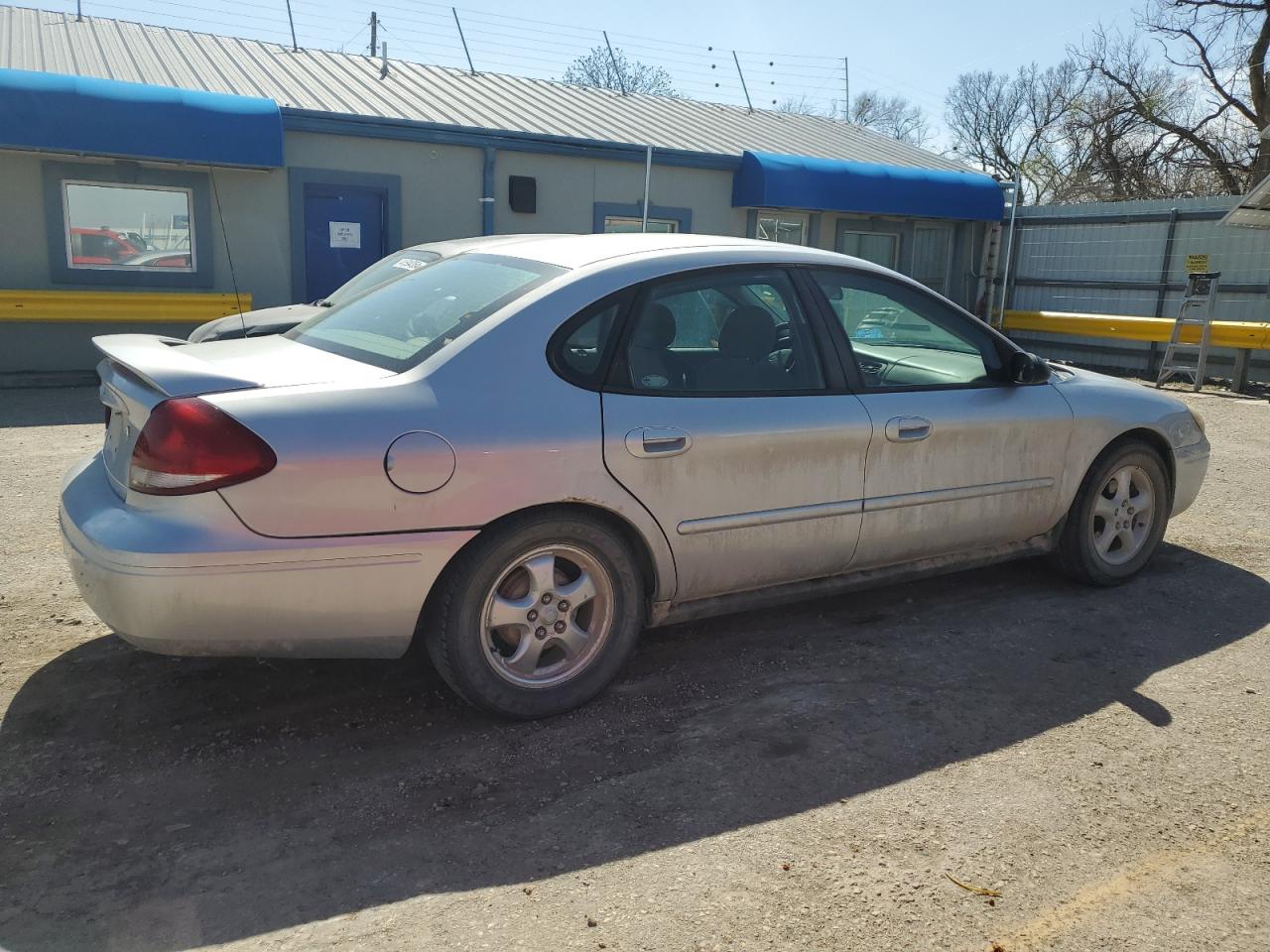 Photo 2 VIN: 1FAFP53U15A146349 - FORD TAURUS 