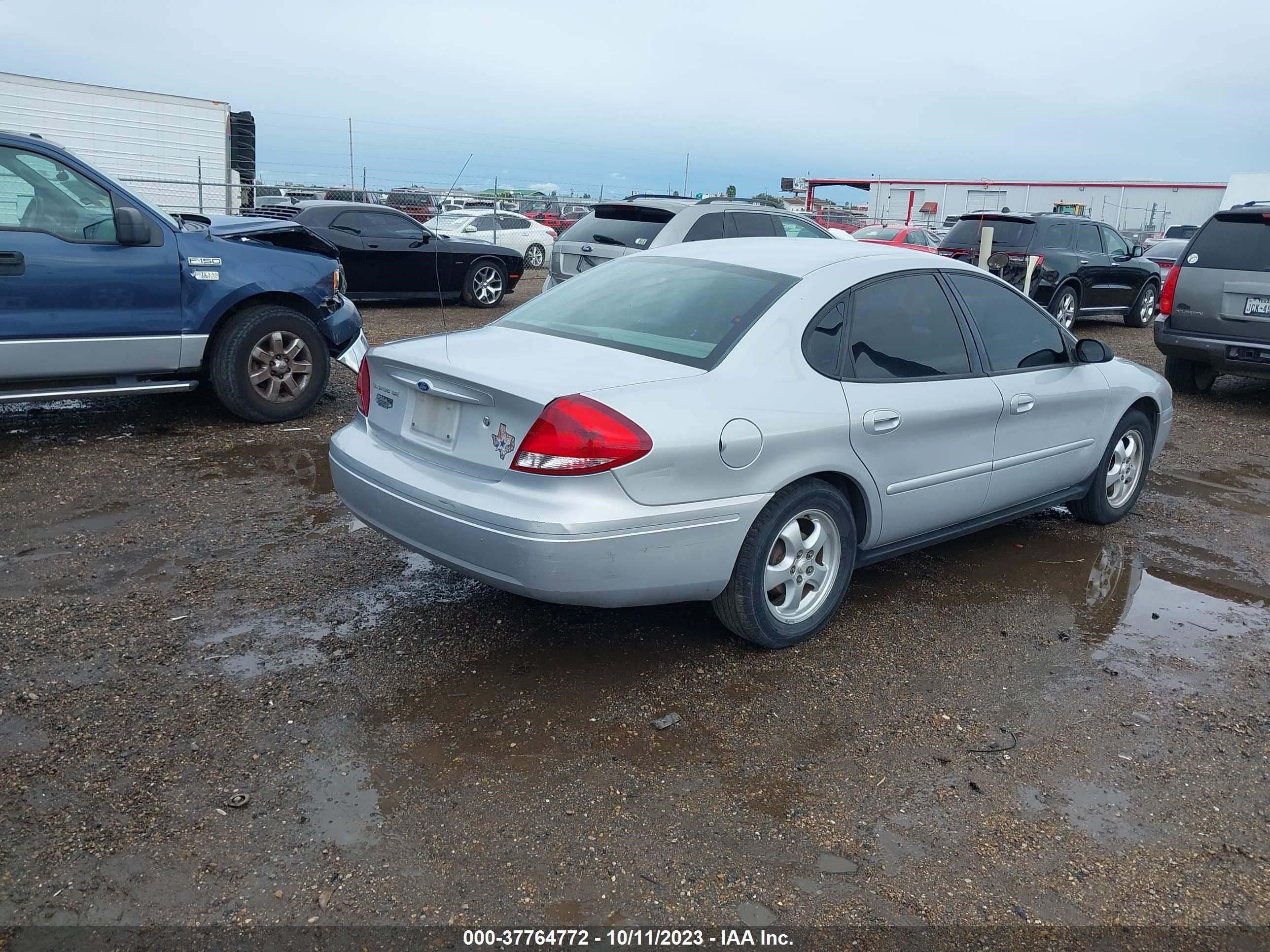 Photo 3 VIN: 1FAFP53U16A183113 - FORD TAURUS 