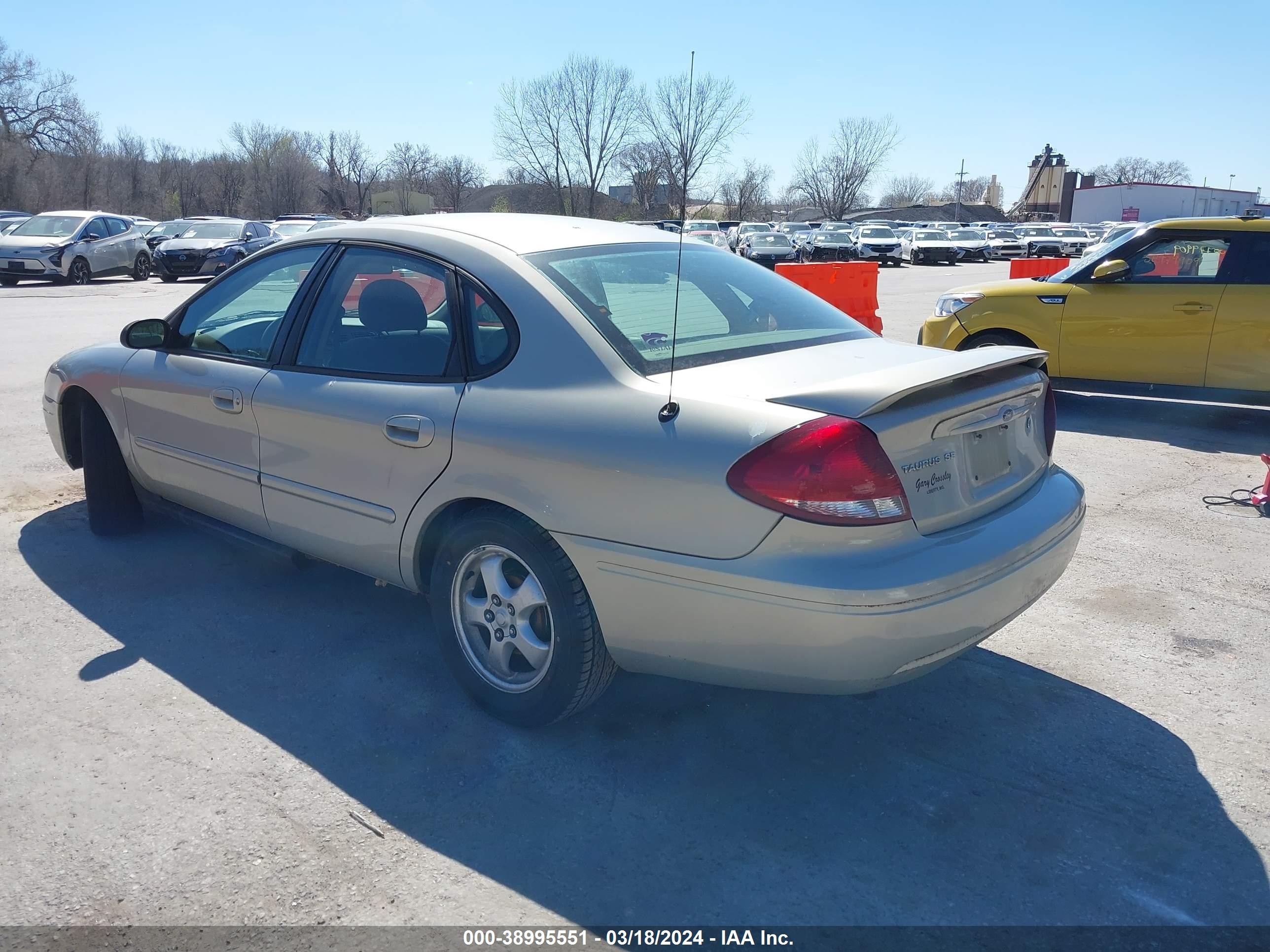 Photo 2 VIN: 1FAFP53U17A180746 - FORD TAURUS 