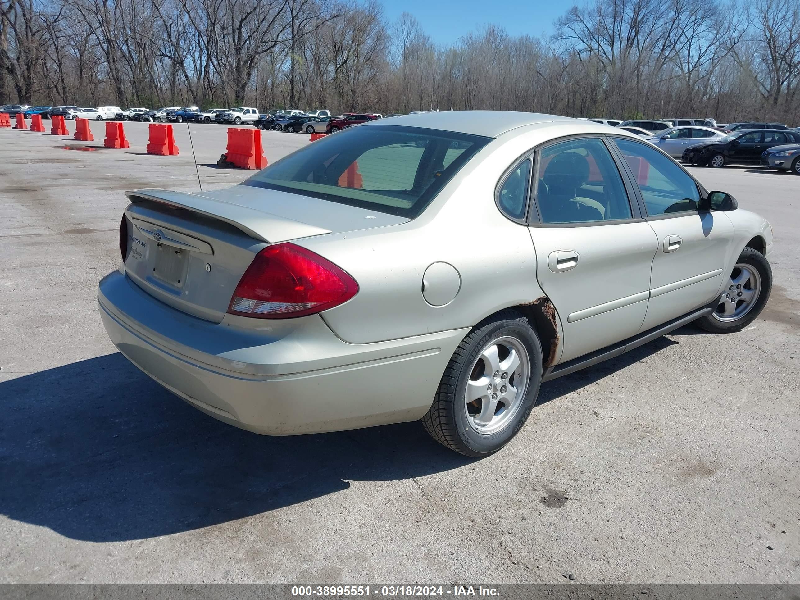 Photo 3 VIN: 1FAFP53U17A180746 - FORD TAURUS 