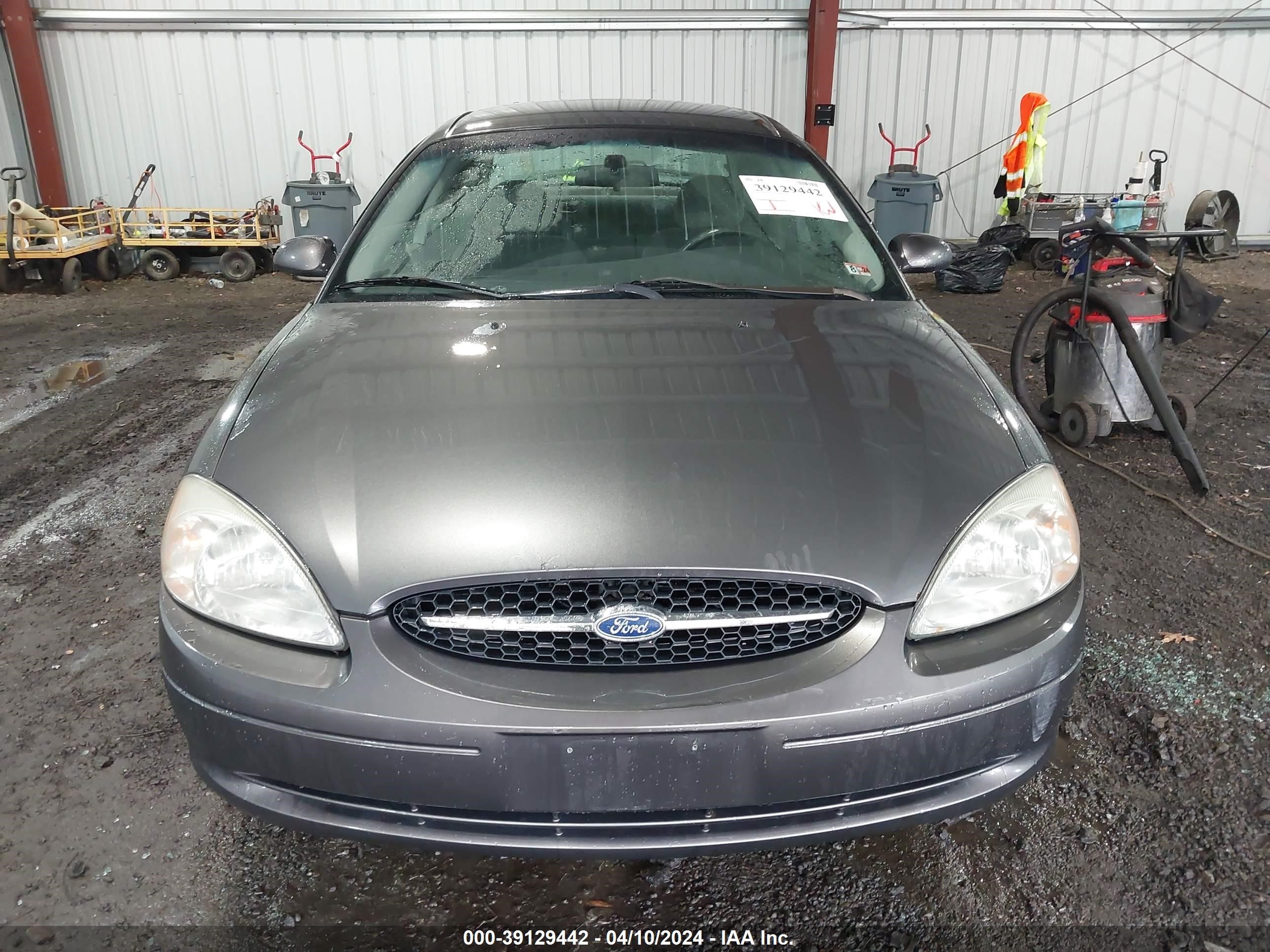 Photo 11 VIN: 1FAFP53U22A187584 - FORD TAURUS 