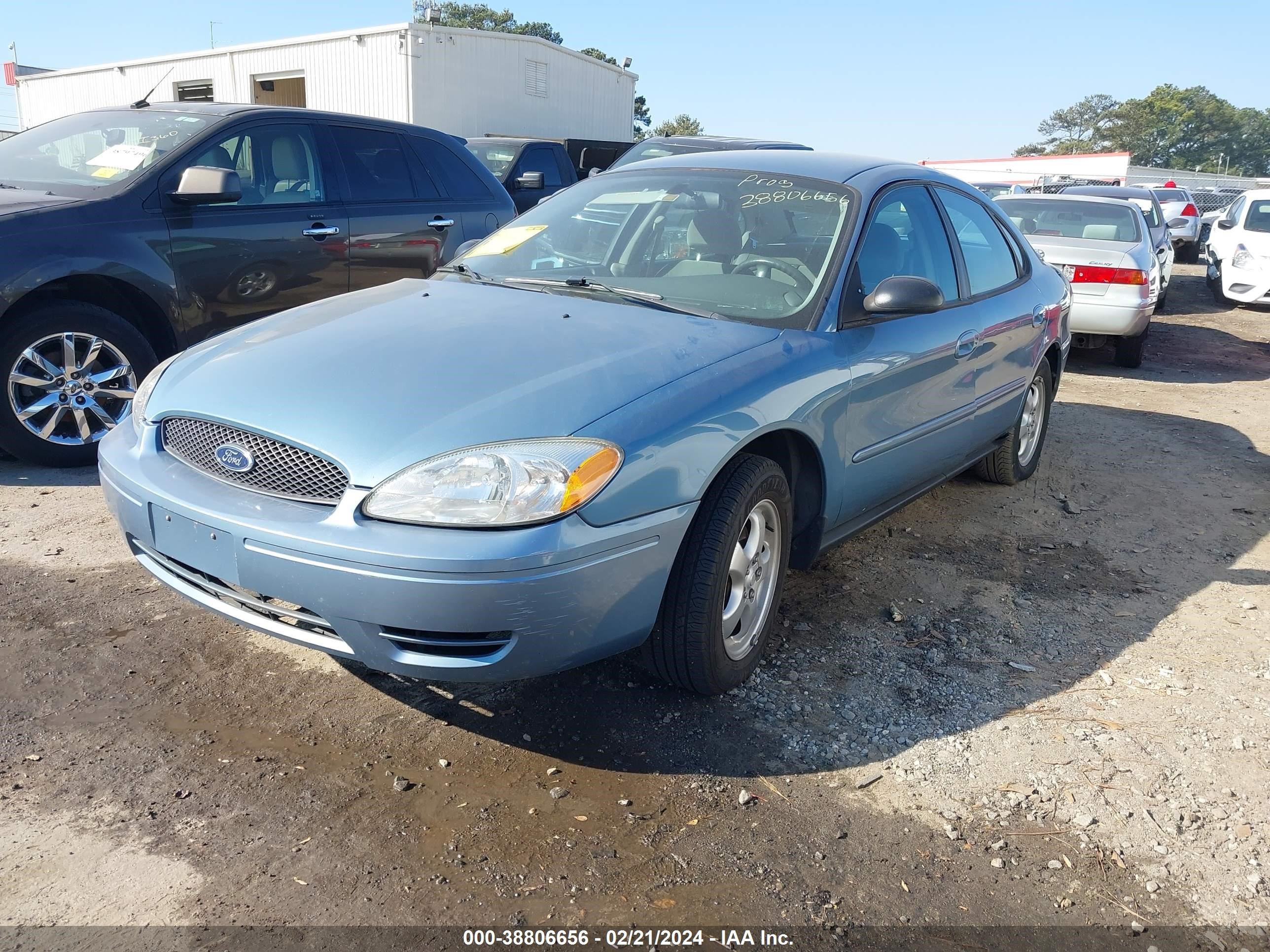 Photo 1 VIN: 1FAFP53U26A184870 - FORD TAURUS 