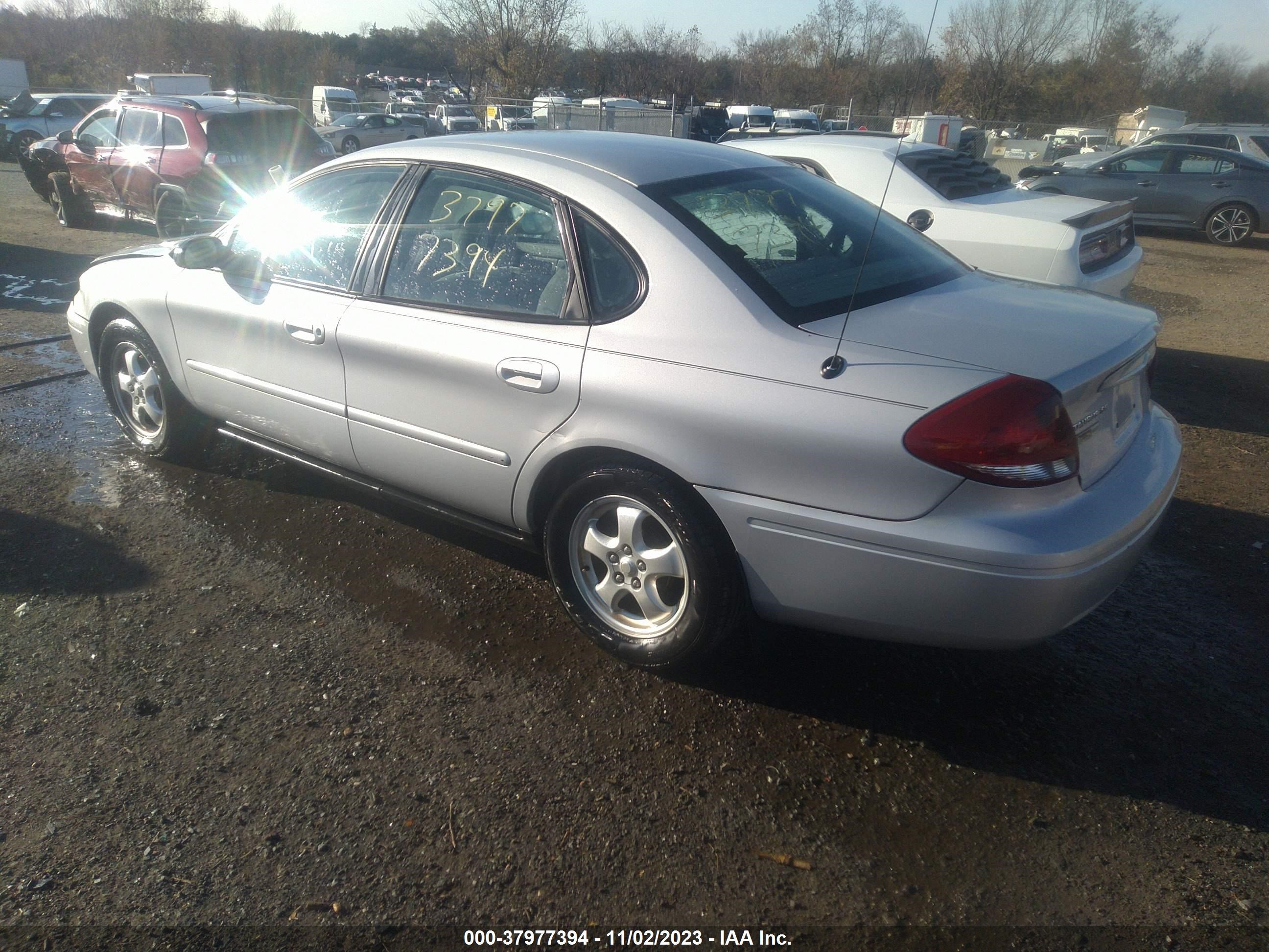 Photo 2 VIN: 1FAFP53U36A261942 - FORD TAURUS 