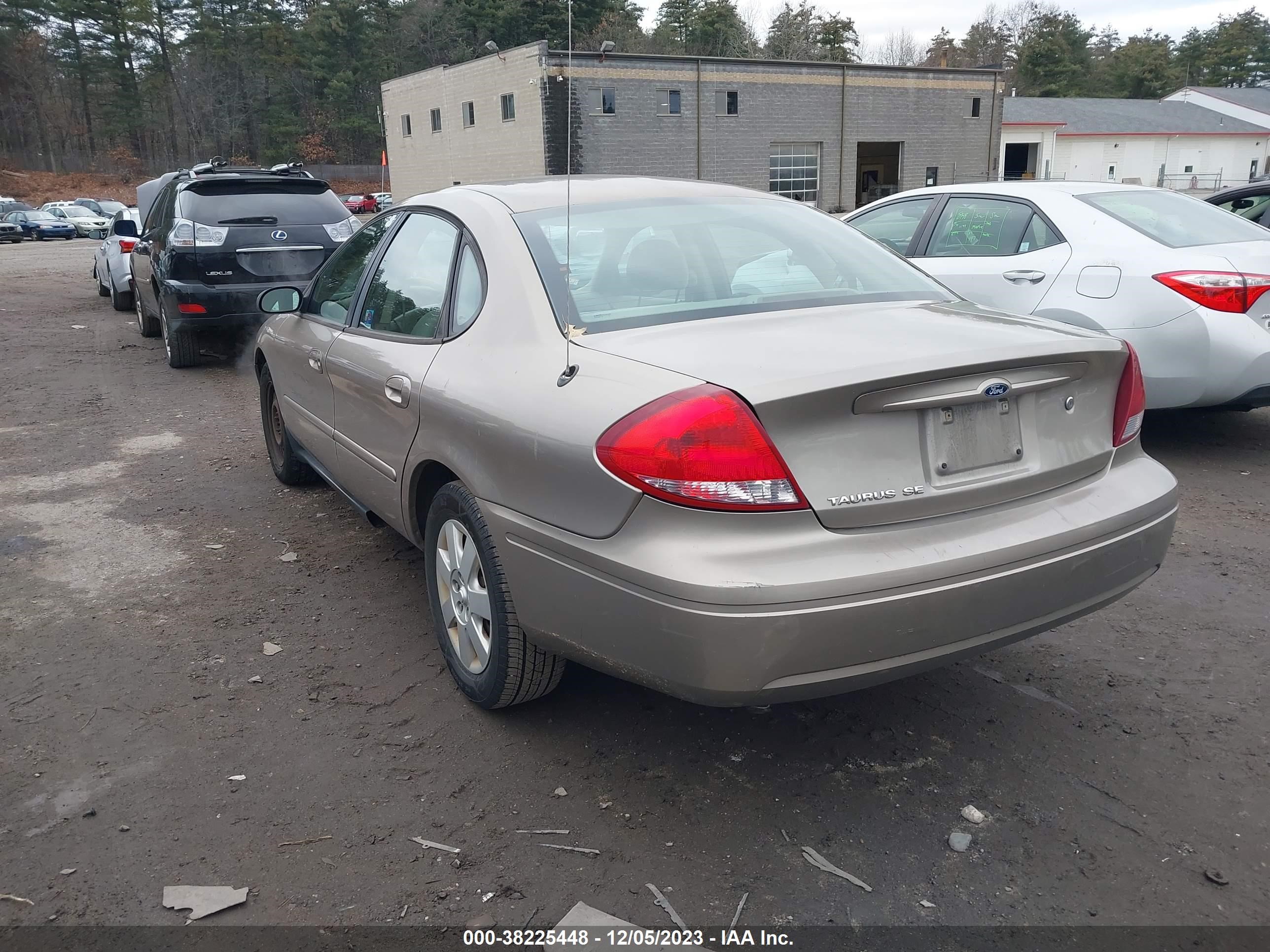 Photo 2 VIN: 1FAFP53U55A105996 - FORD TAURUS 