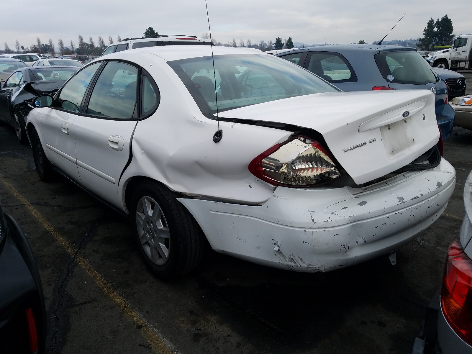 Photo 2 VIN: 1FAFP53U65A160442 - FORD TAURUS SE 