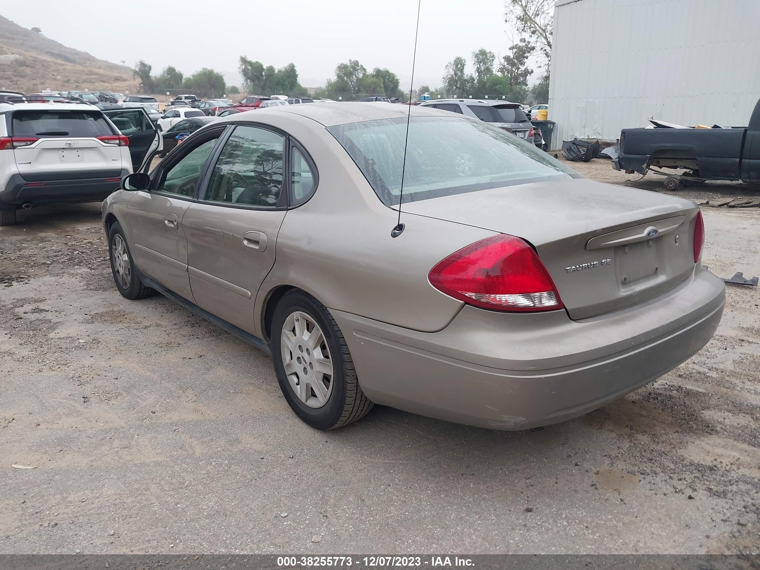 Photo 2 VIN: 1FAFP53U66A211505 - FORD TAURUS 