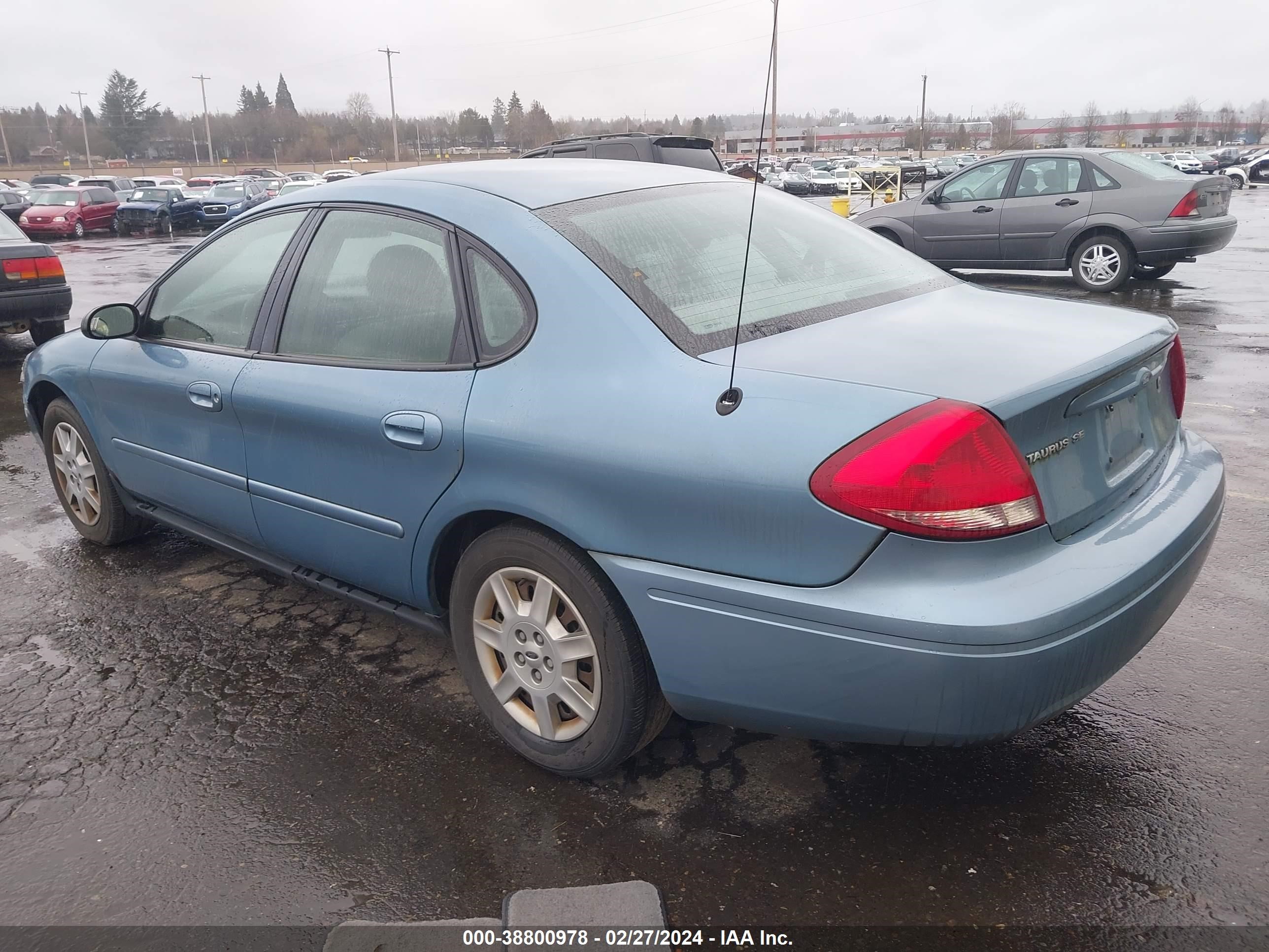 Photo 2 VIN: 1FAFP53U66A227753 - FORD TAURUS 