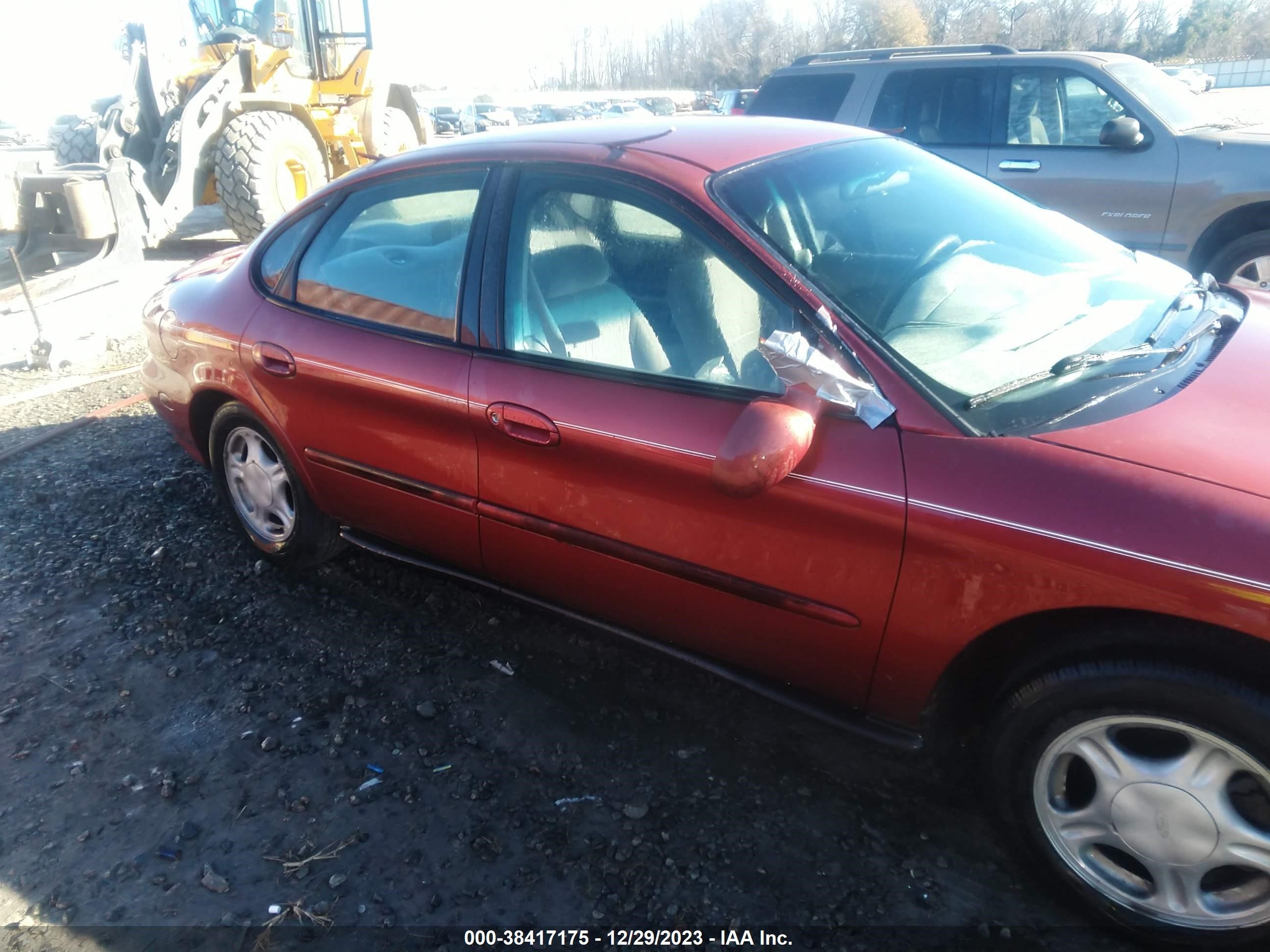 Photo 5 VIN: 1FAFP53U6XA136855 - FORD TAURUS 