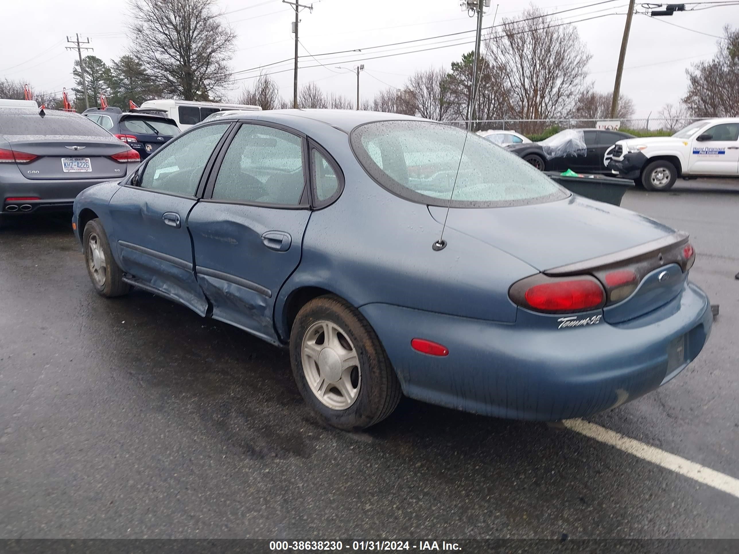 Photo 2 VIN: 1FAFP53U7XA296162 - FORD TAURUS 