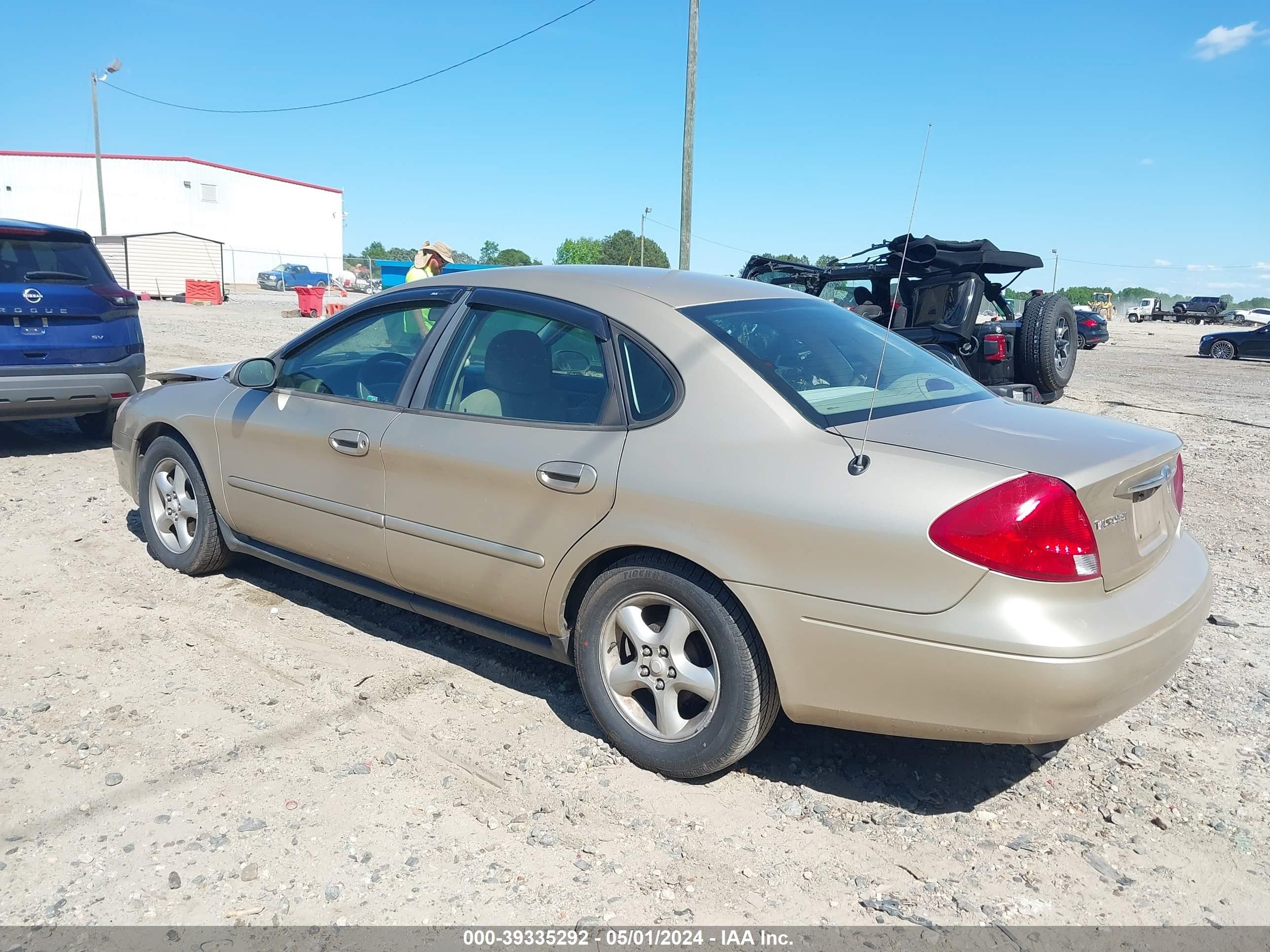 Photo 2 VIN: 1FAFP53U81A197776 - FORD TAURUS 