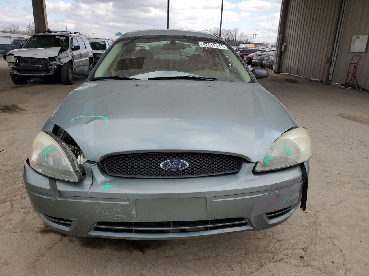 Photo 4 VIN: 1FAFP53U85A186010 - FORD TAURUS 