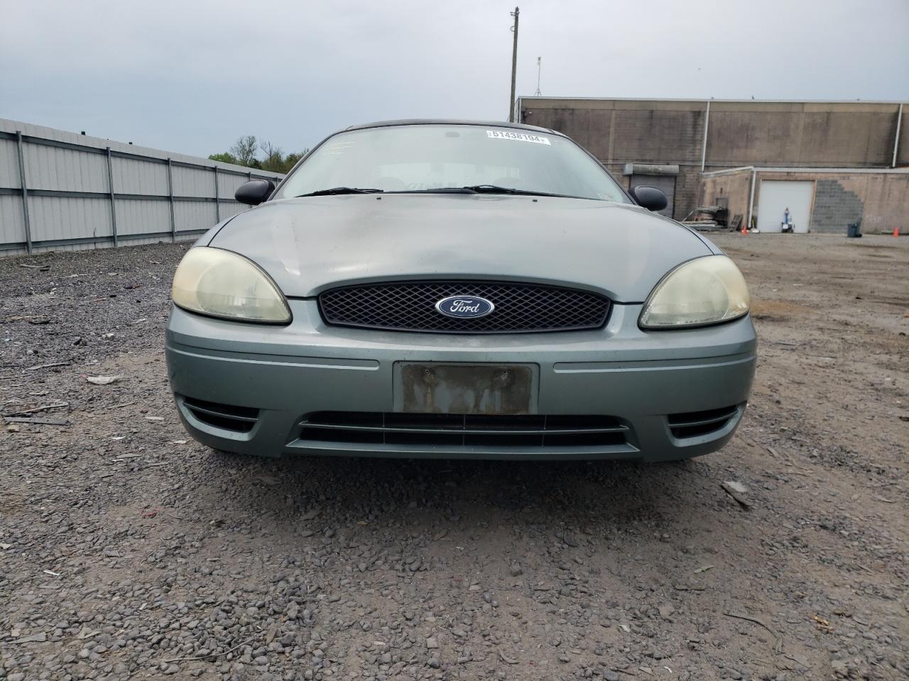 Photo 4 VIN: 1FAFP53U85A308820 - FORD TAURUS 