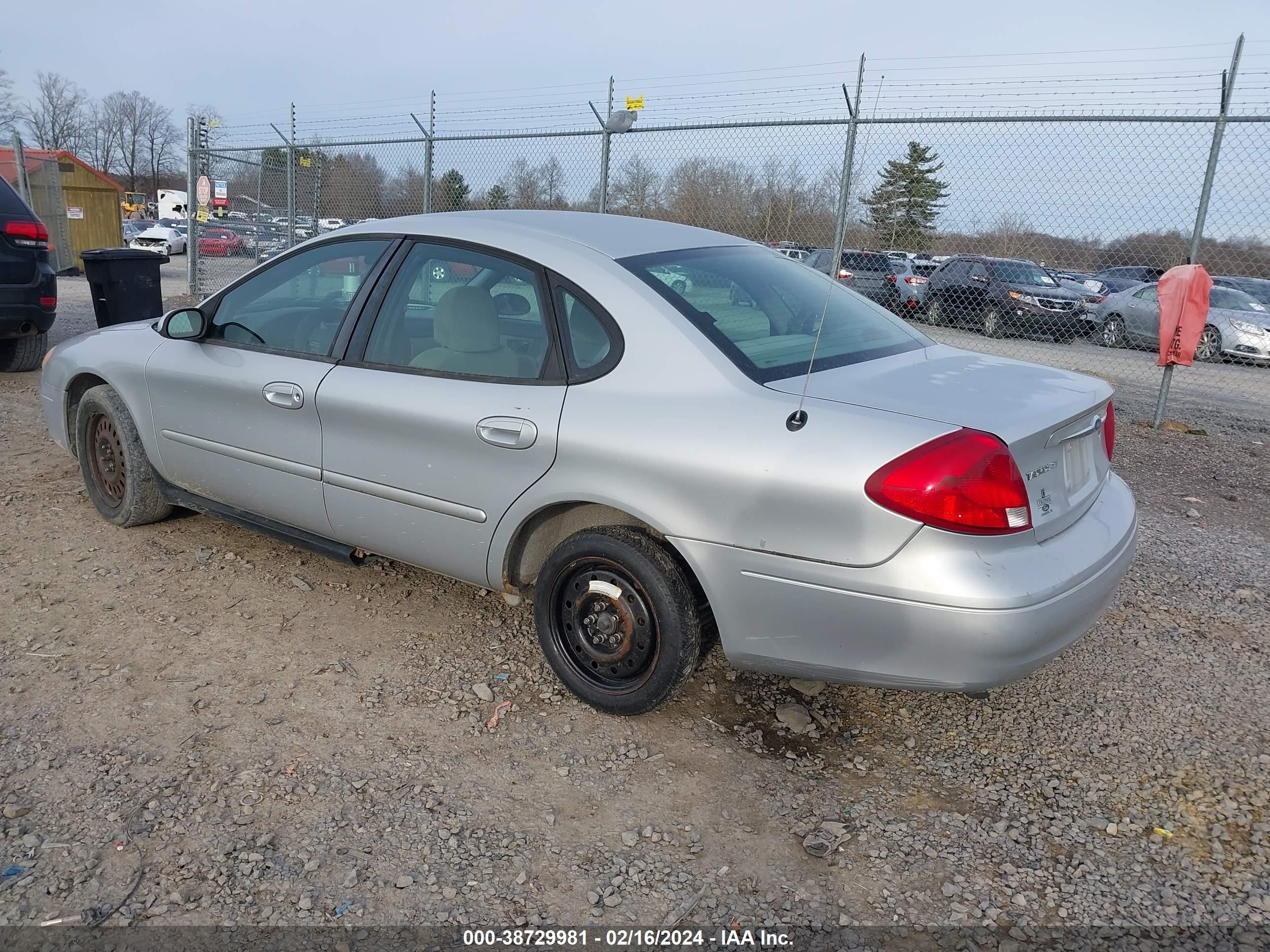 Photo 2 VIN: 1FAFP53U91A140664 - FORD TAURUS 