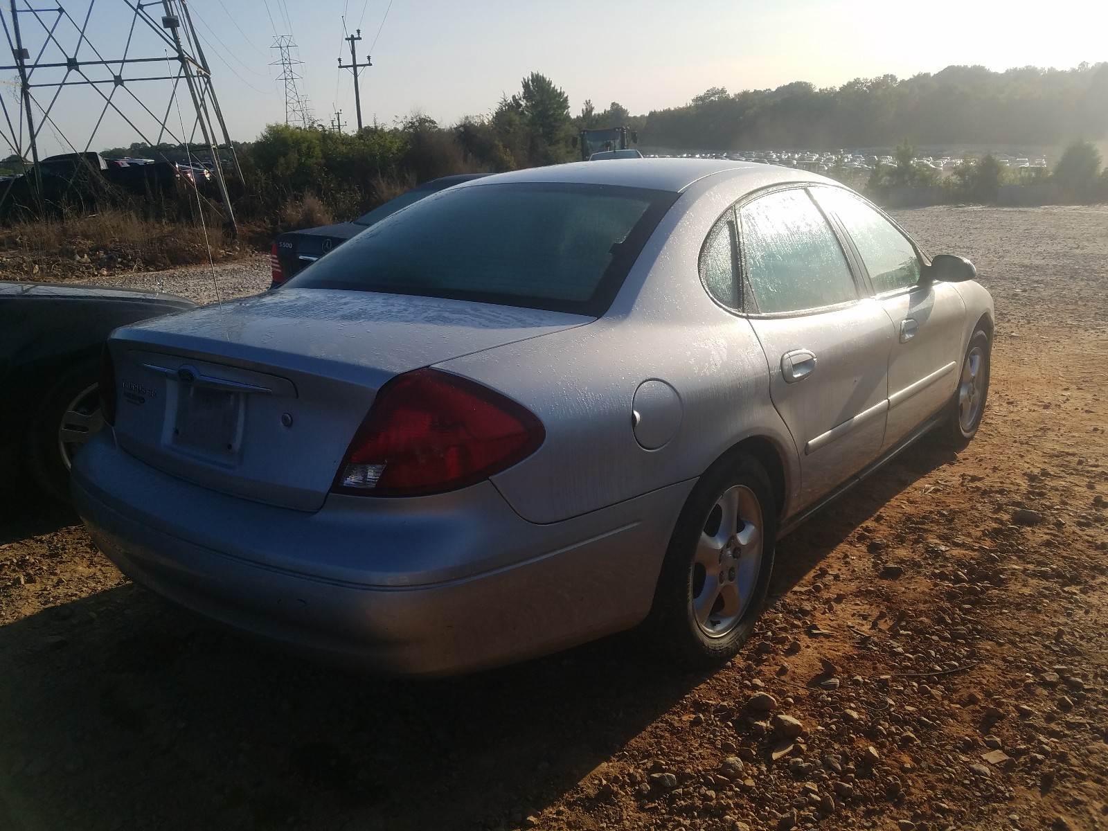 Photo 3 VIN: 1FAFP53U92A113286 - FORD TAURUS SE 