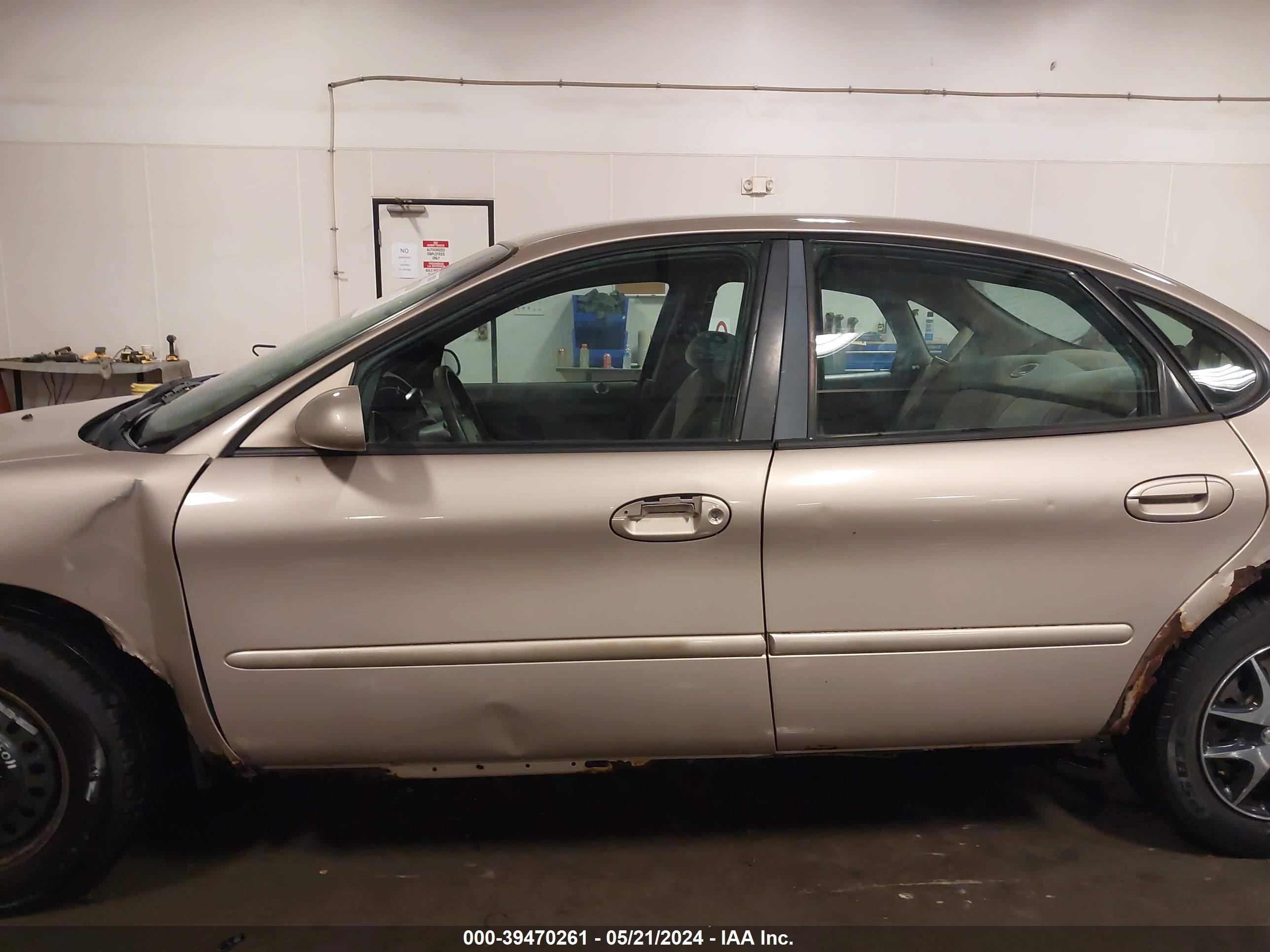 Photo 17 VIN: 1FAFP53U9XG169328 - FORD TAURUS 