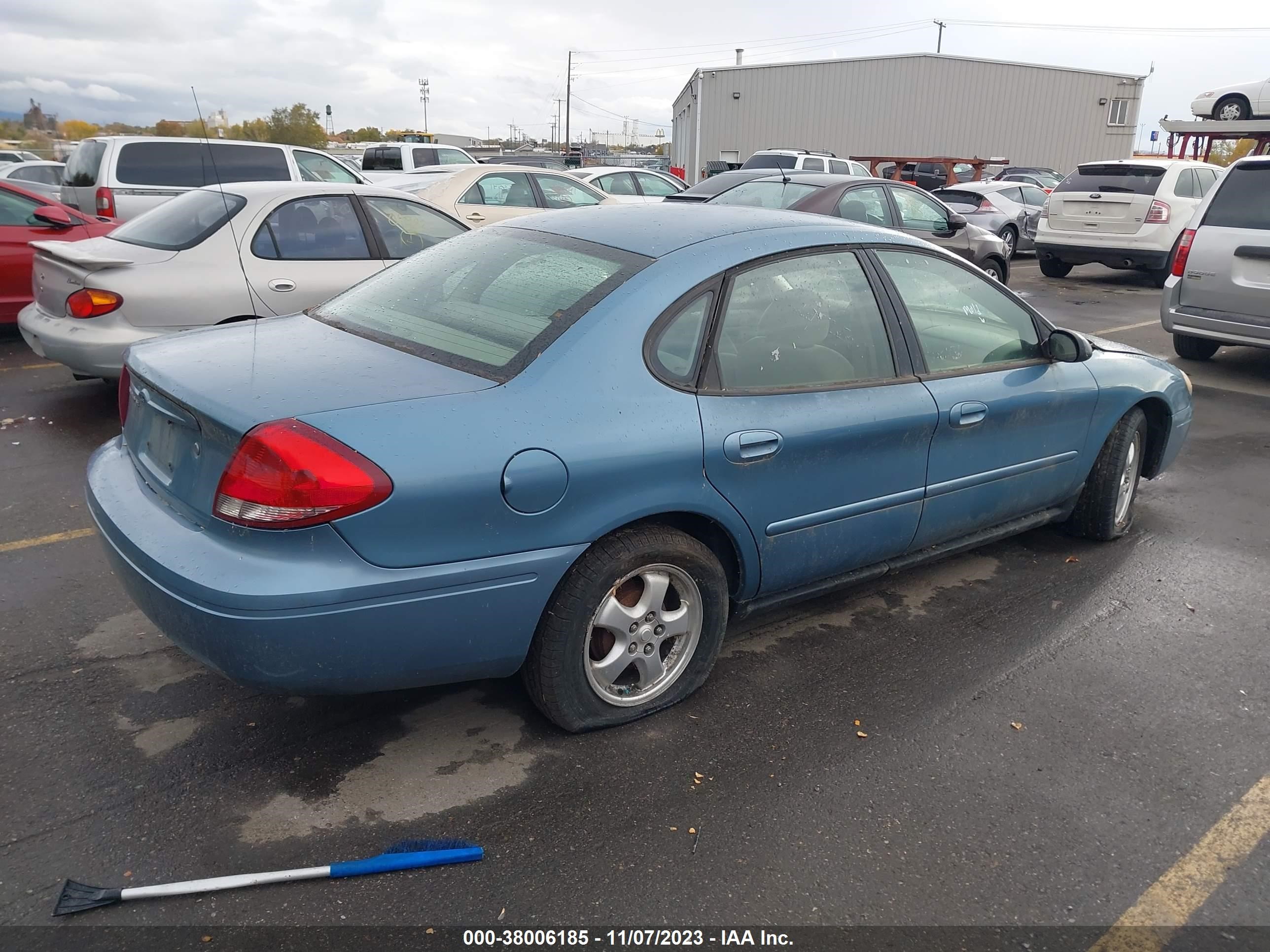 Photo 3 VIN: 1FAFP53UX6A150496 - FORD TAURUS 