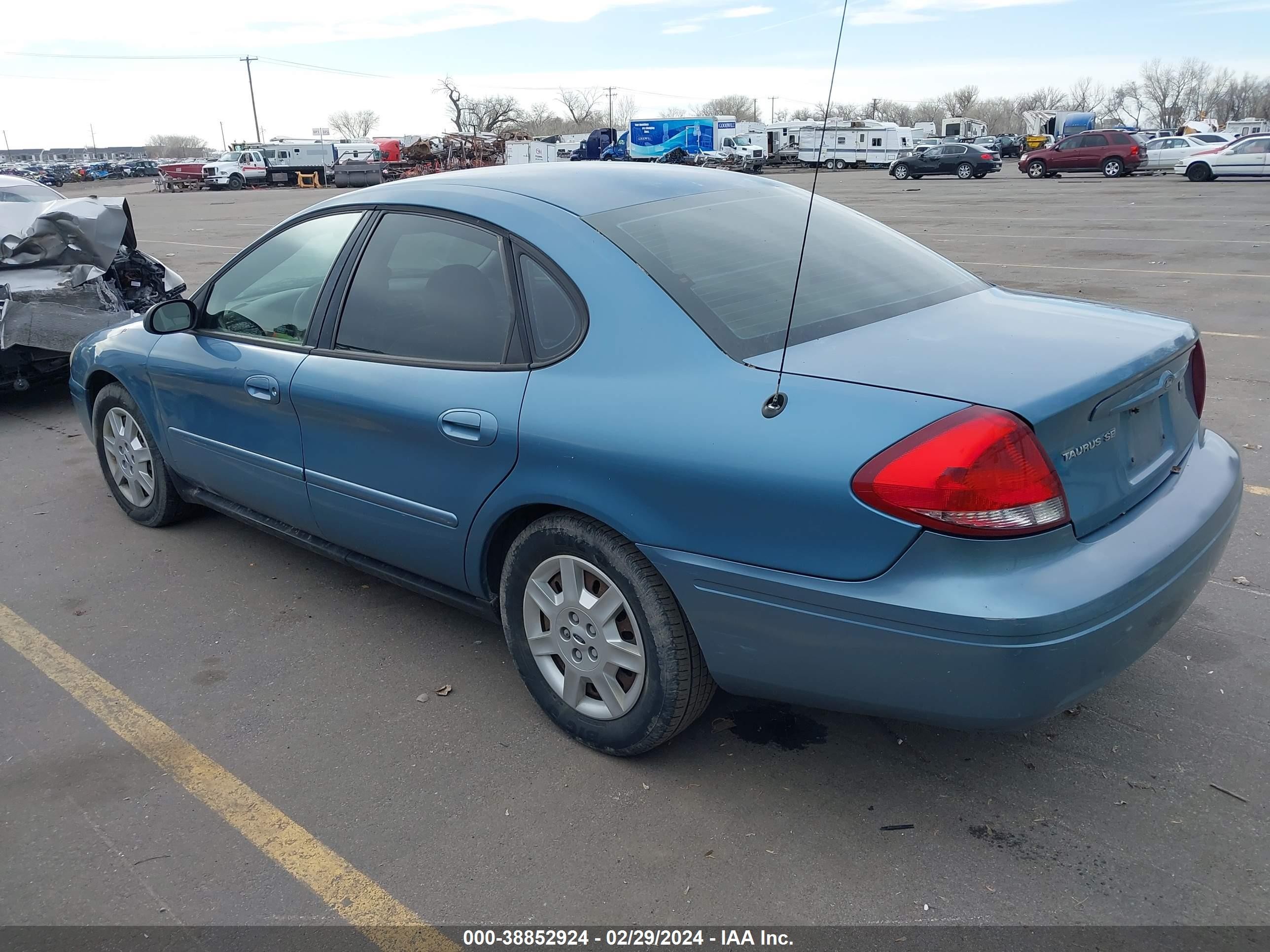 Photo 2 VIN: 1FAFP53UX7A187615 - FORD TAURUS 