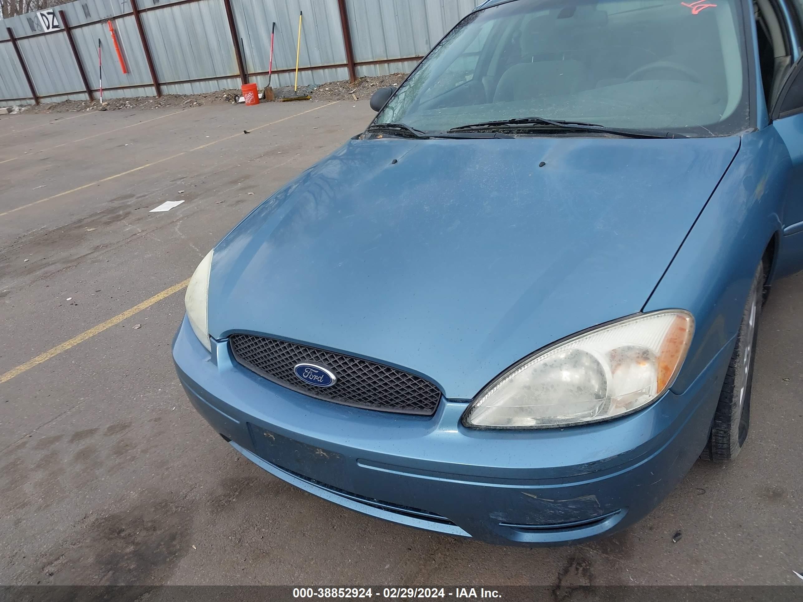 Photo 5 VIN: 1FAFP53UX7A187615 - FORD TAURUS 