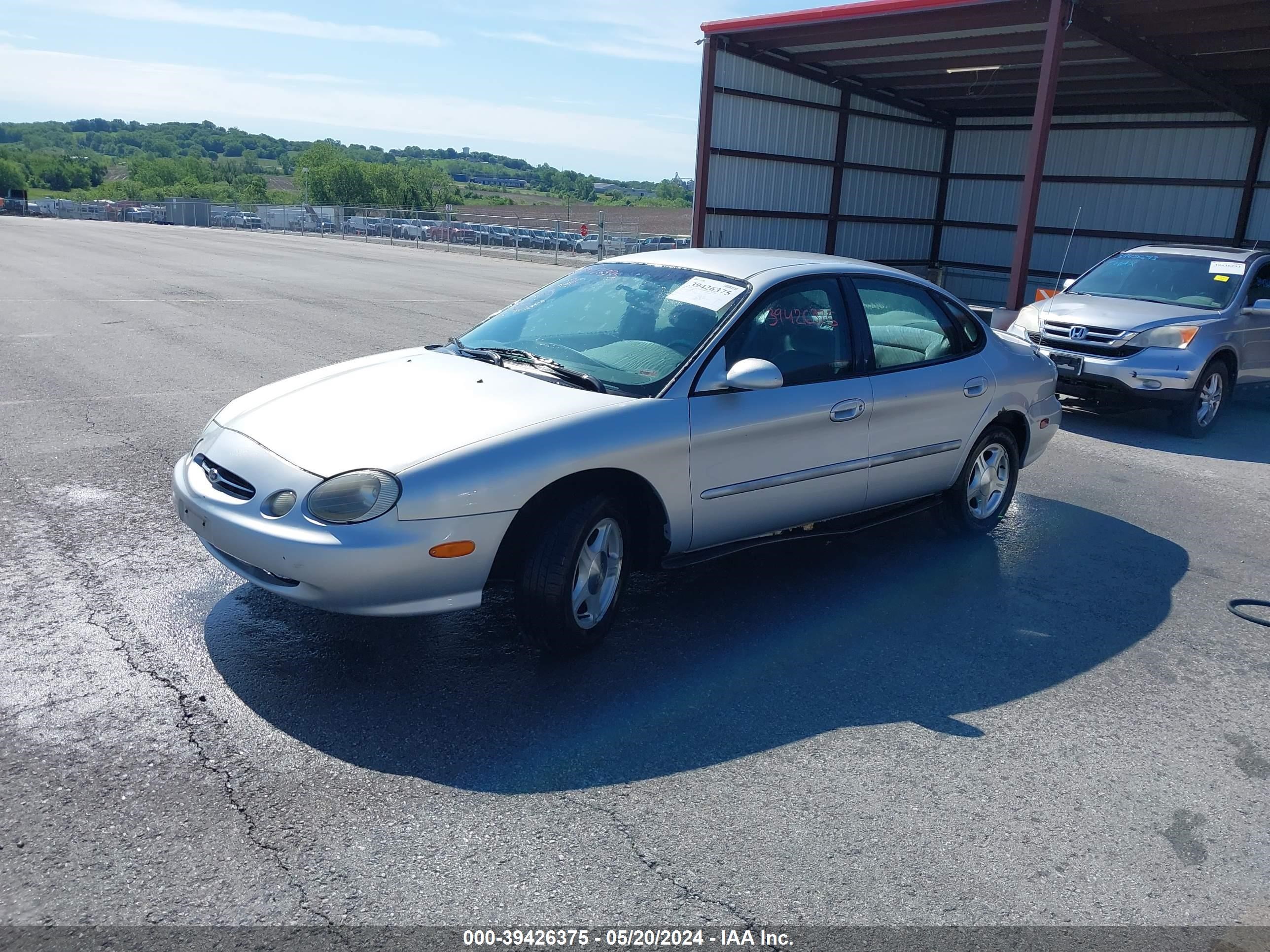 Photo 1 VIN: 1FAFP53UXXA178963 - FORD TAURUS 