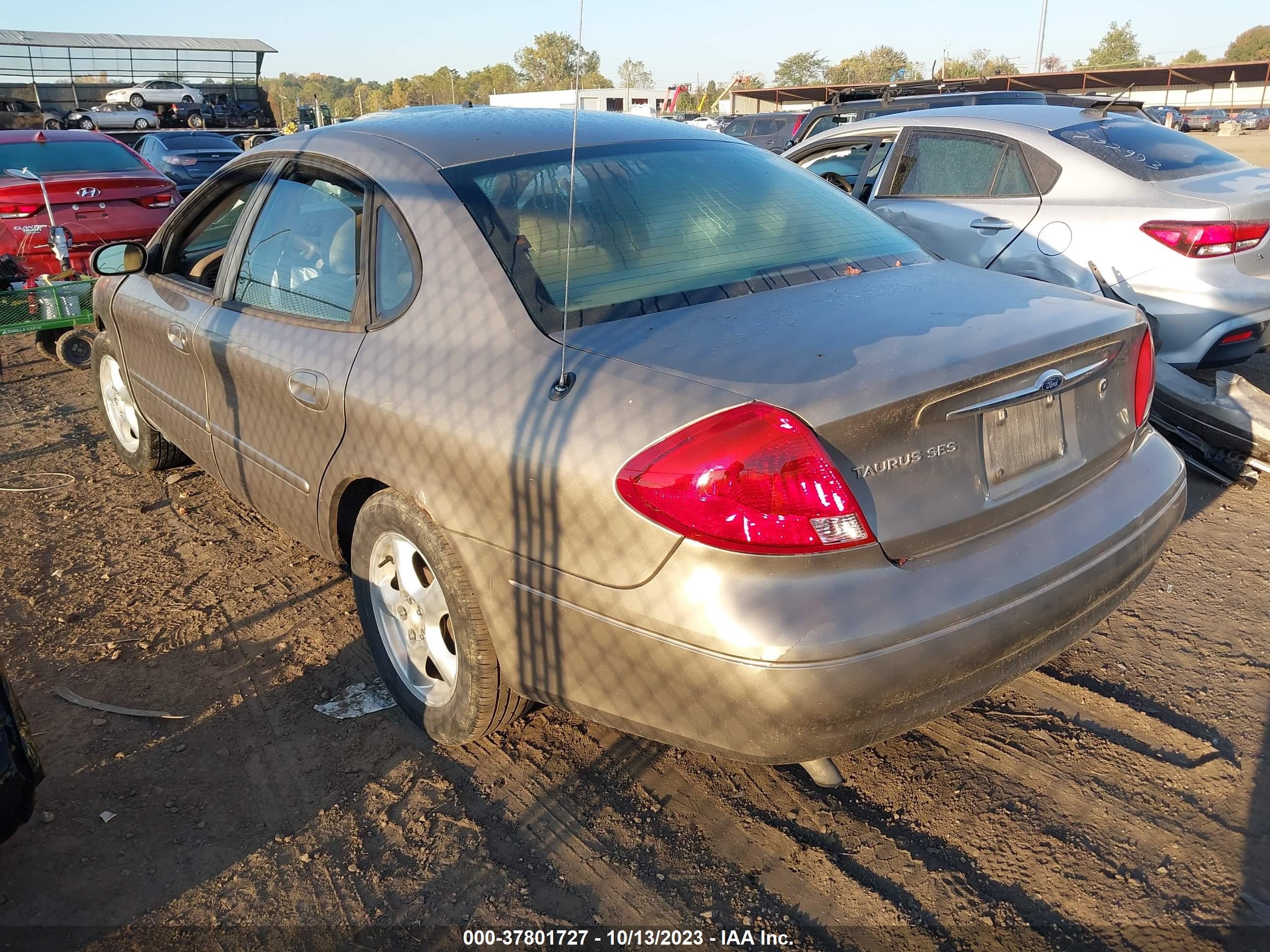 Photo 2 VIN: 1FAFP55203G229518 - FORD TAURUS 