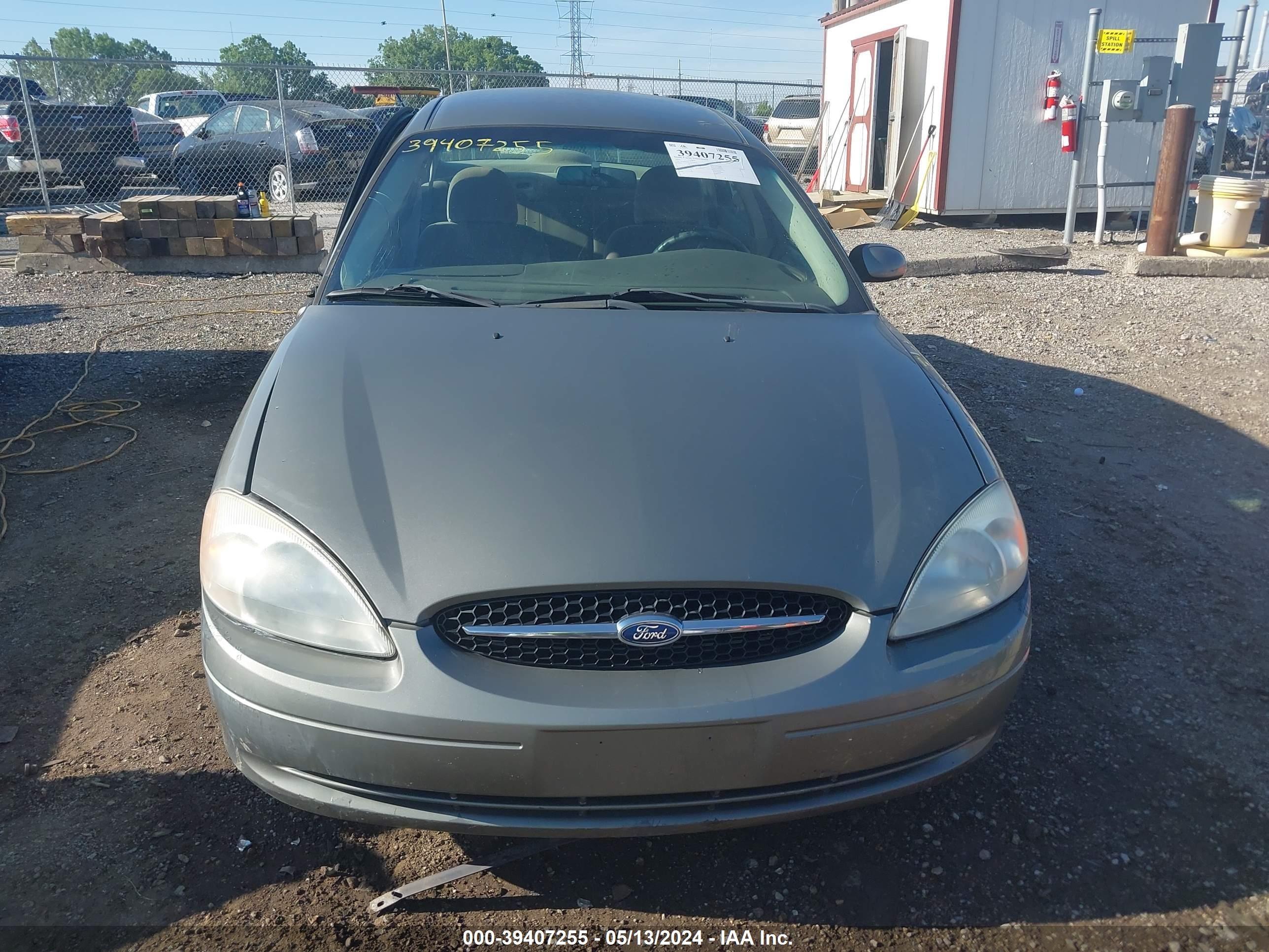 Photo 11 VIN: 1FAFP55211A261622 - FORD TAURUS 