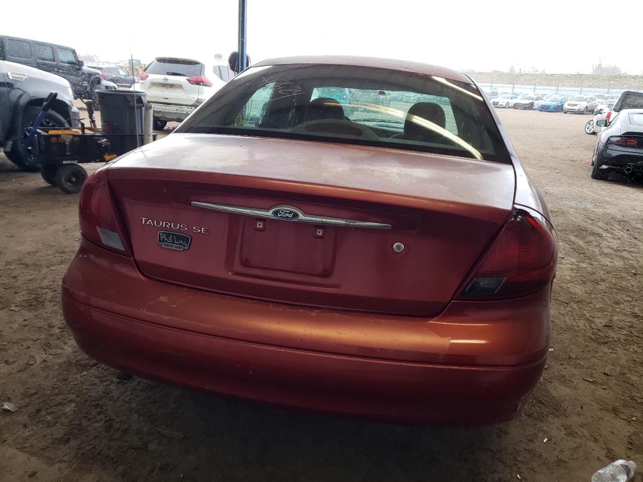 Photo 5 VIN: 1FAFP5521YA180257 - FORD TAURUS 