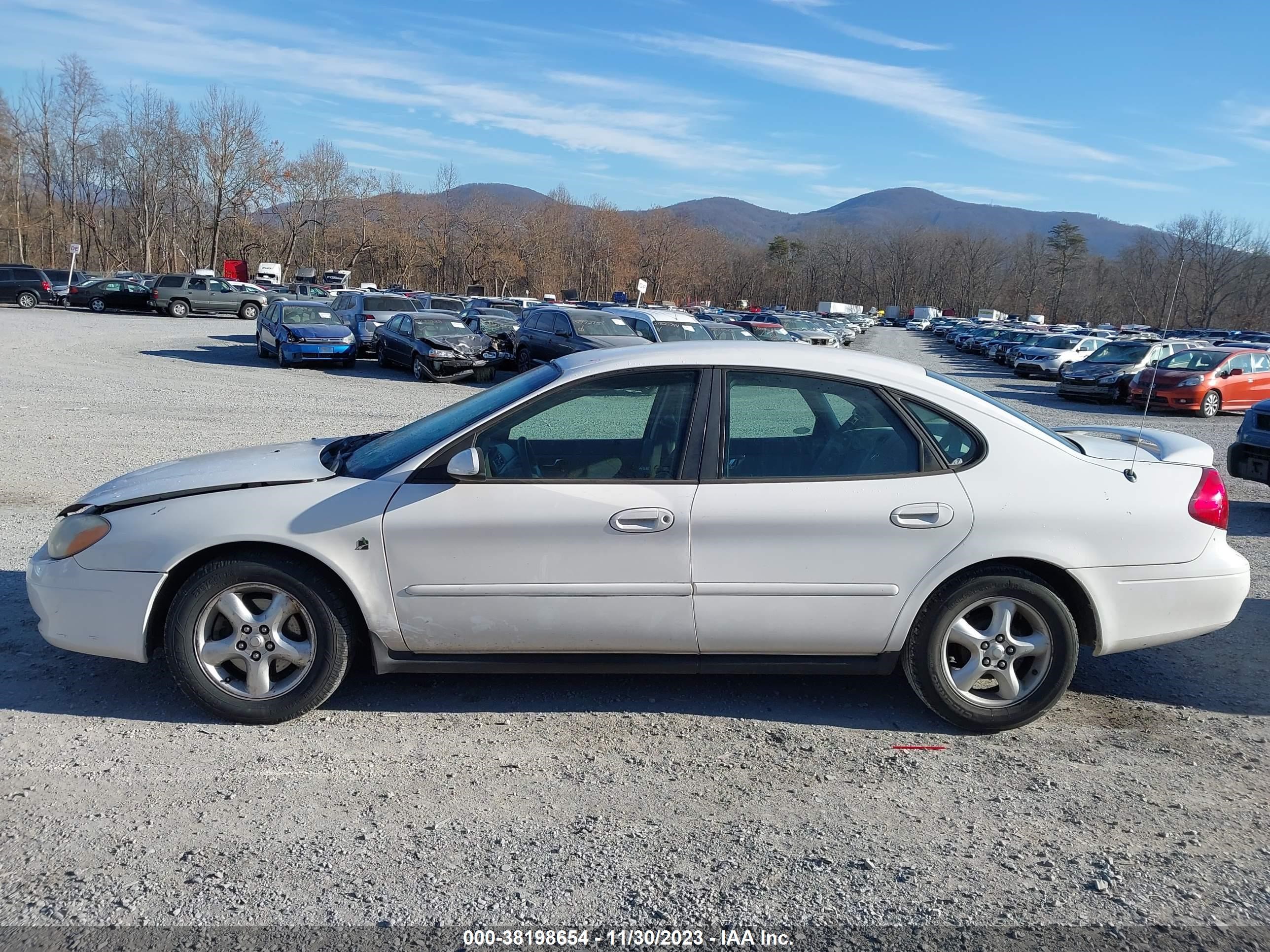 Photo 14 VIN: 1FAFP55221A247289 - FORD TAURUS 