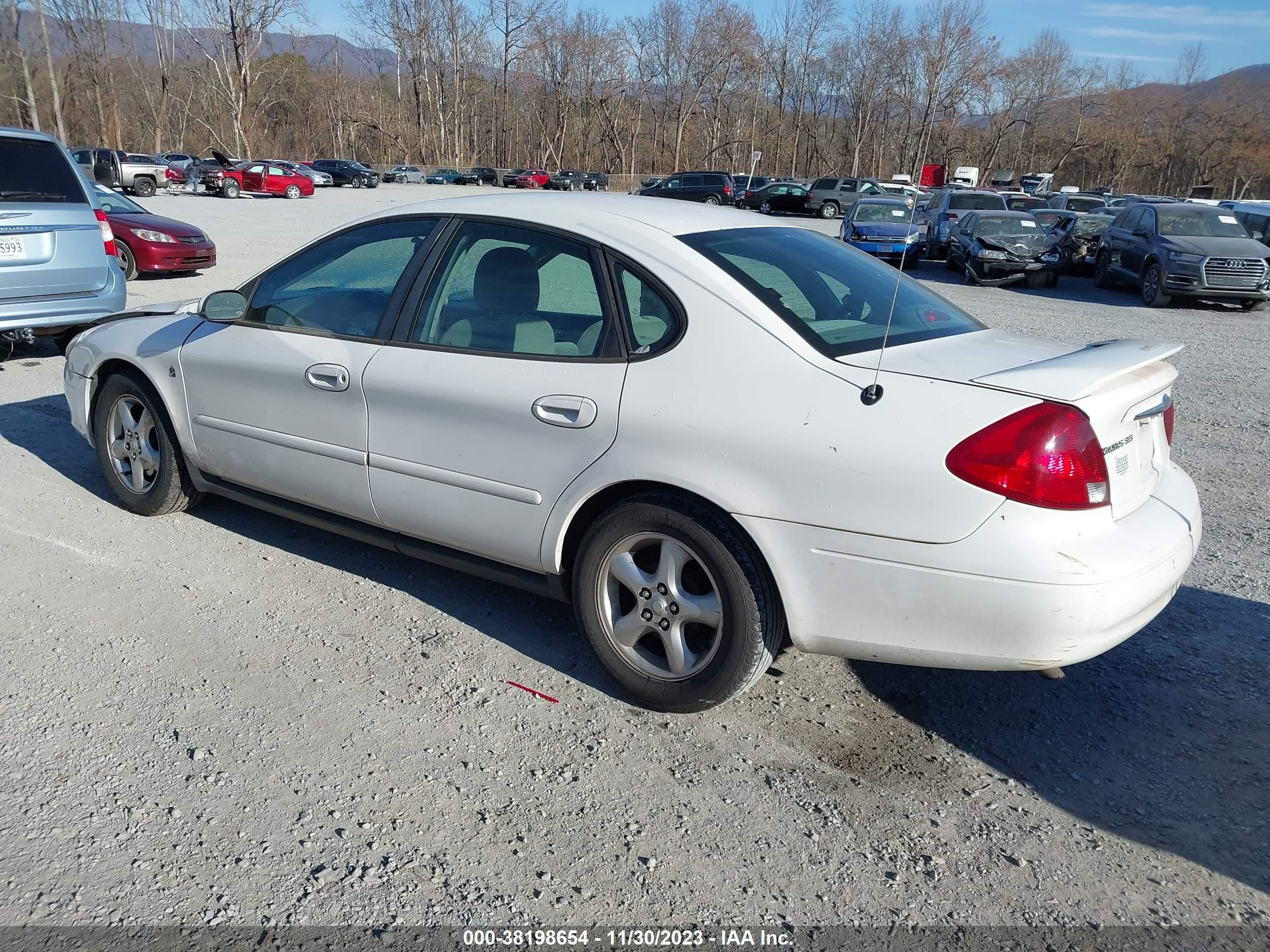 Photo 2 VIN: 1FAFP55221A247289 - FORD TAURUS 