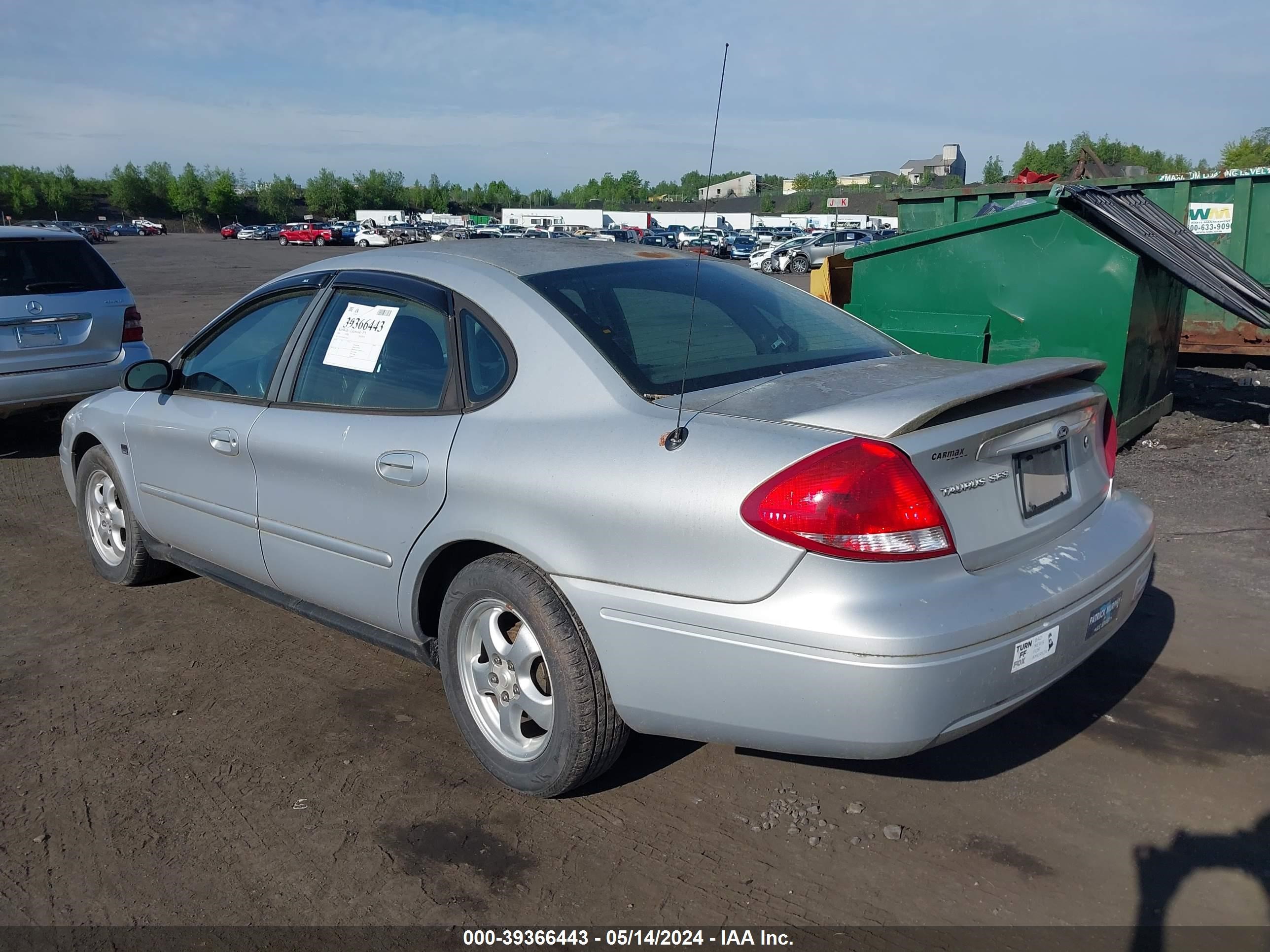 Photo 2 VIN: 1FAFP55S04G152814 - FORD TAURUS 