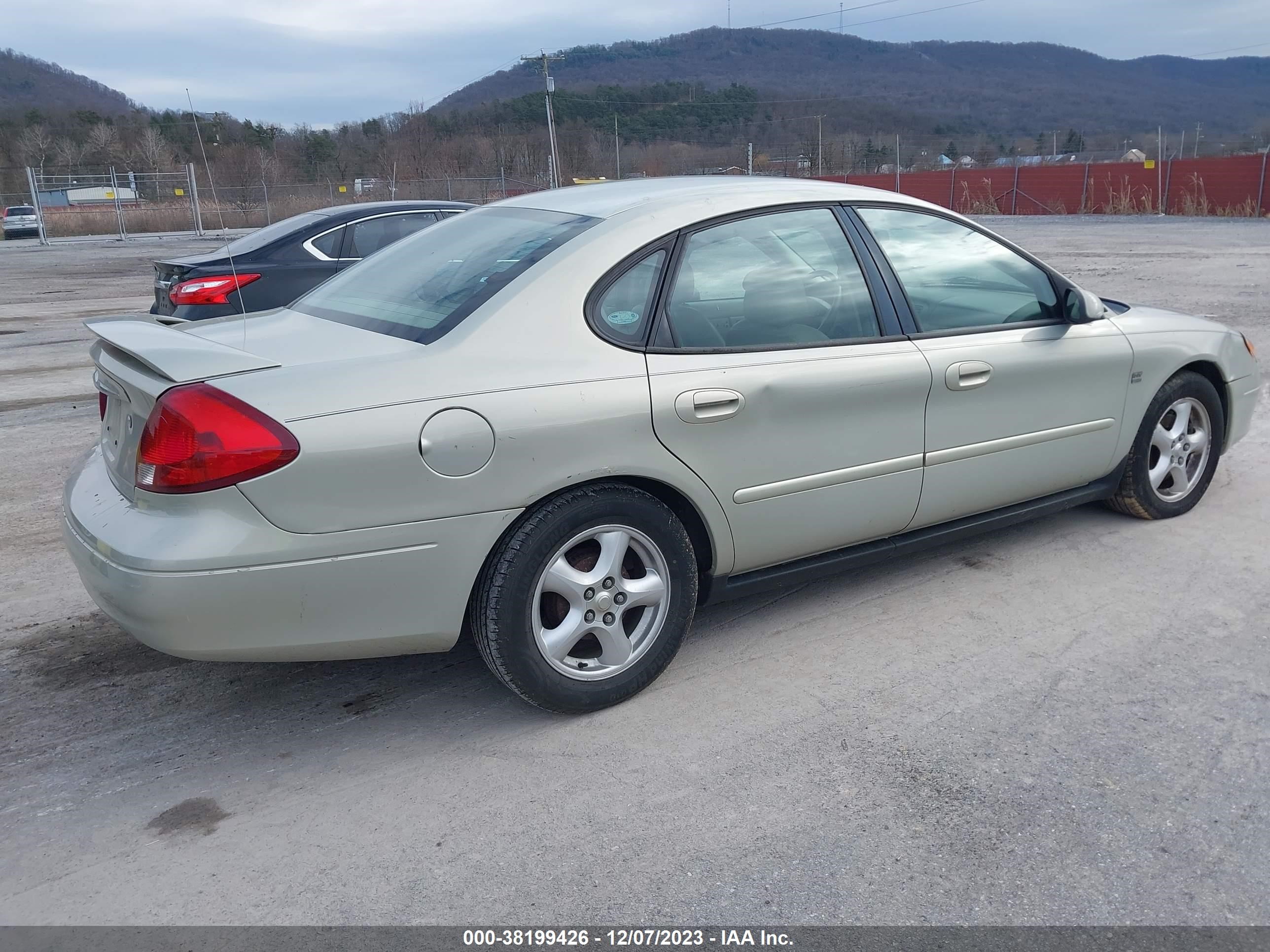 Photo 3 VIN: 1FAFP55S13G211948 - FORD TAURUS 