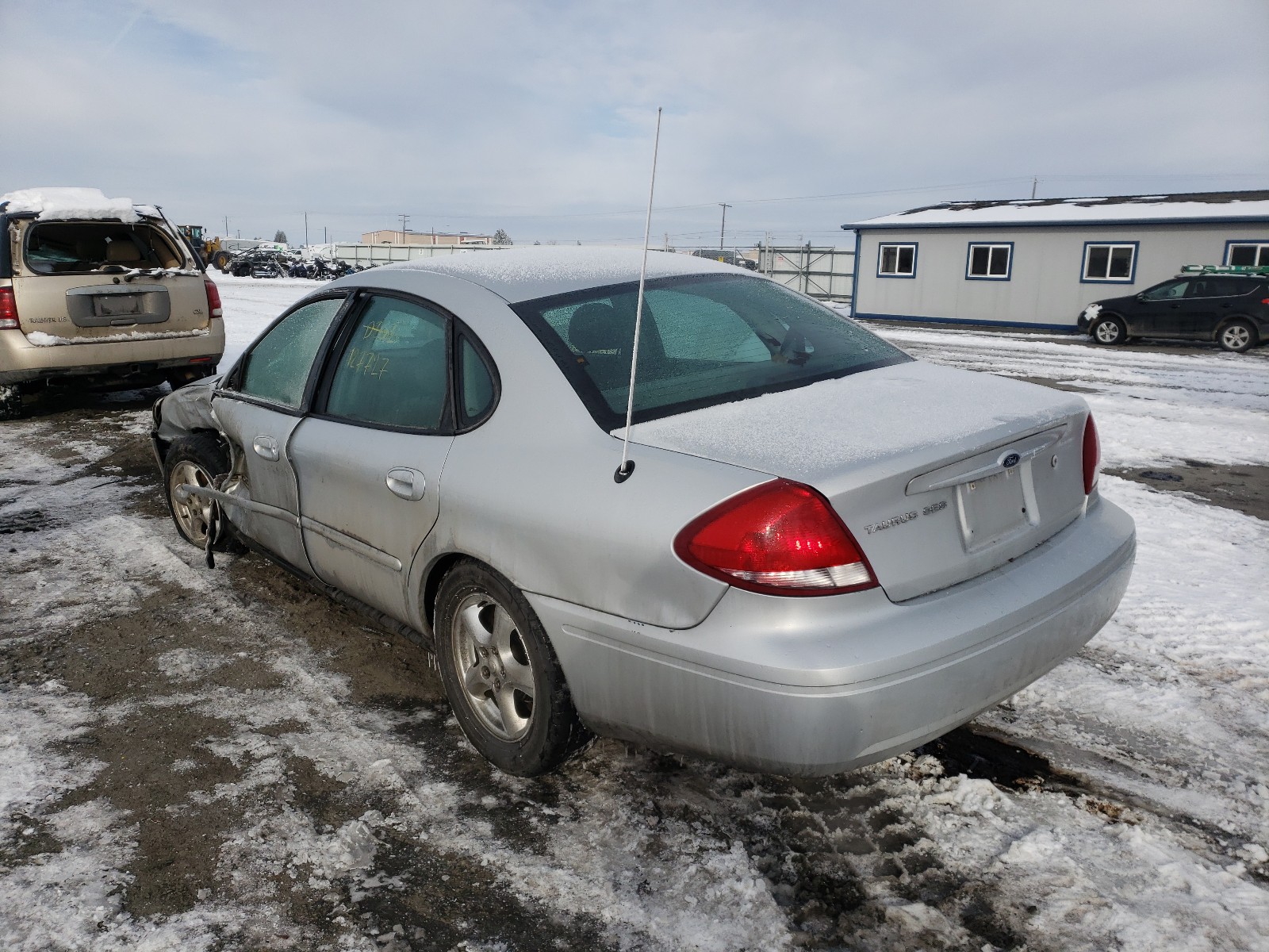 Photo 2 VIN: 1FAFP55S14G155785 - FORD TAURUS SES 